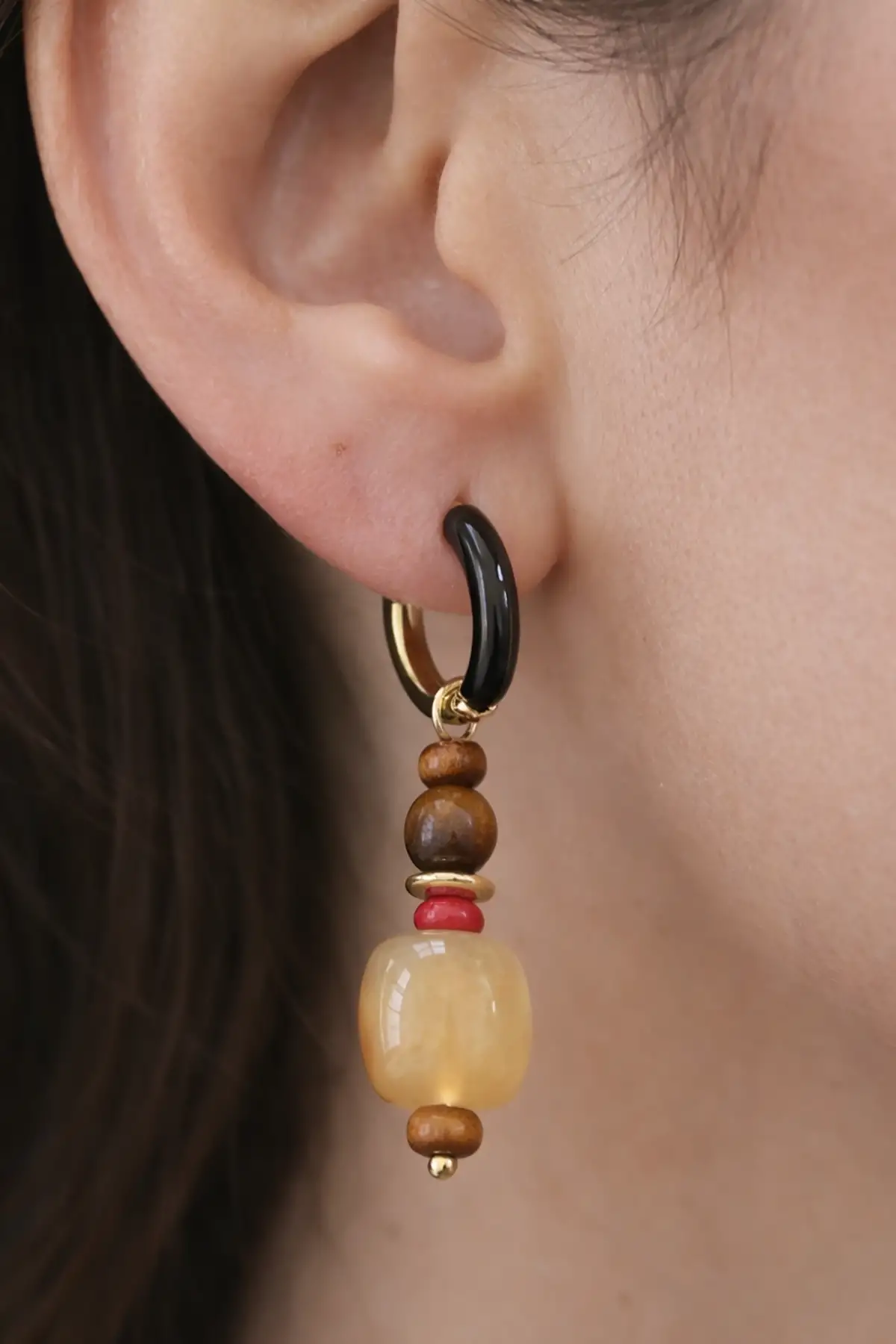 Altın Renk Boncuk Detaylı Küpe (Çift)