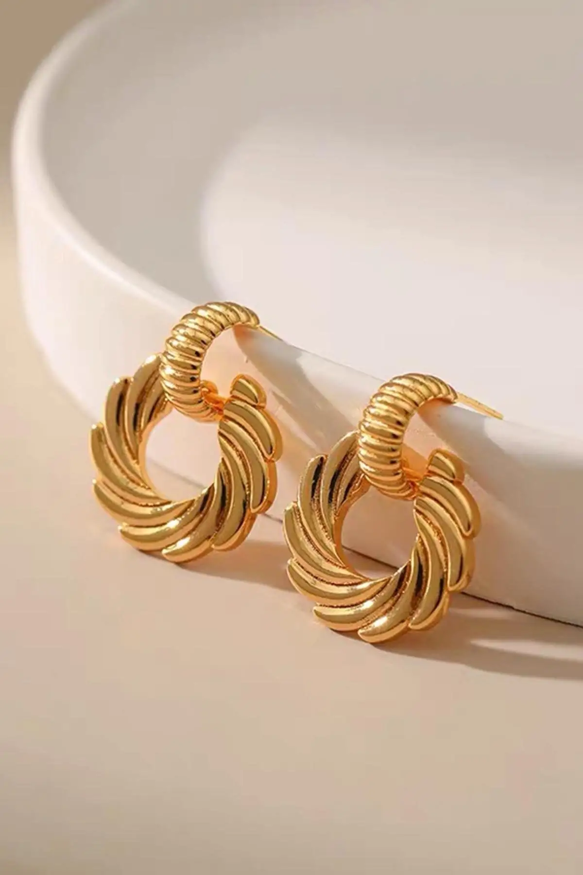 Altın Renk Çelik Küpe (Çift)