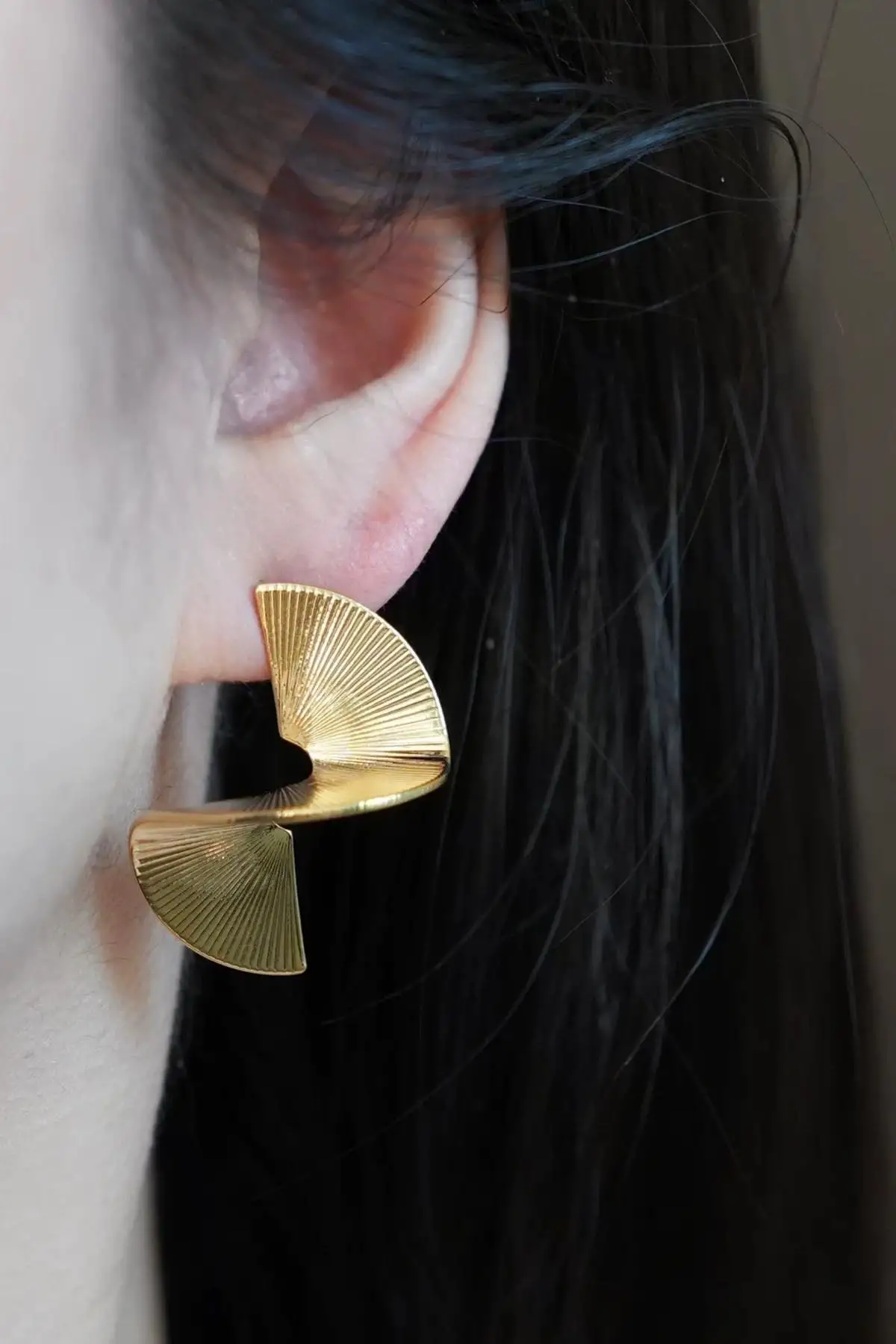 Altın Renk Çelik Küpe (Çift)