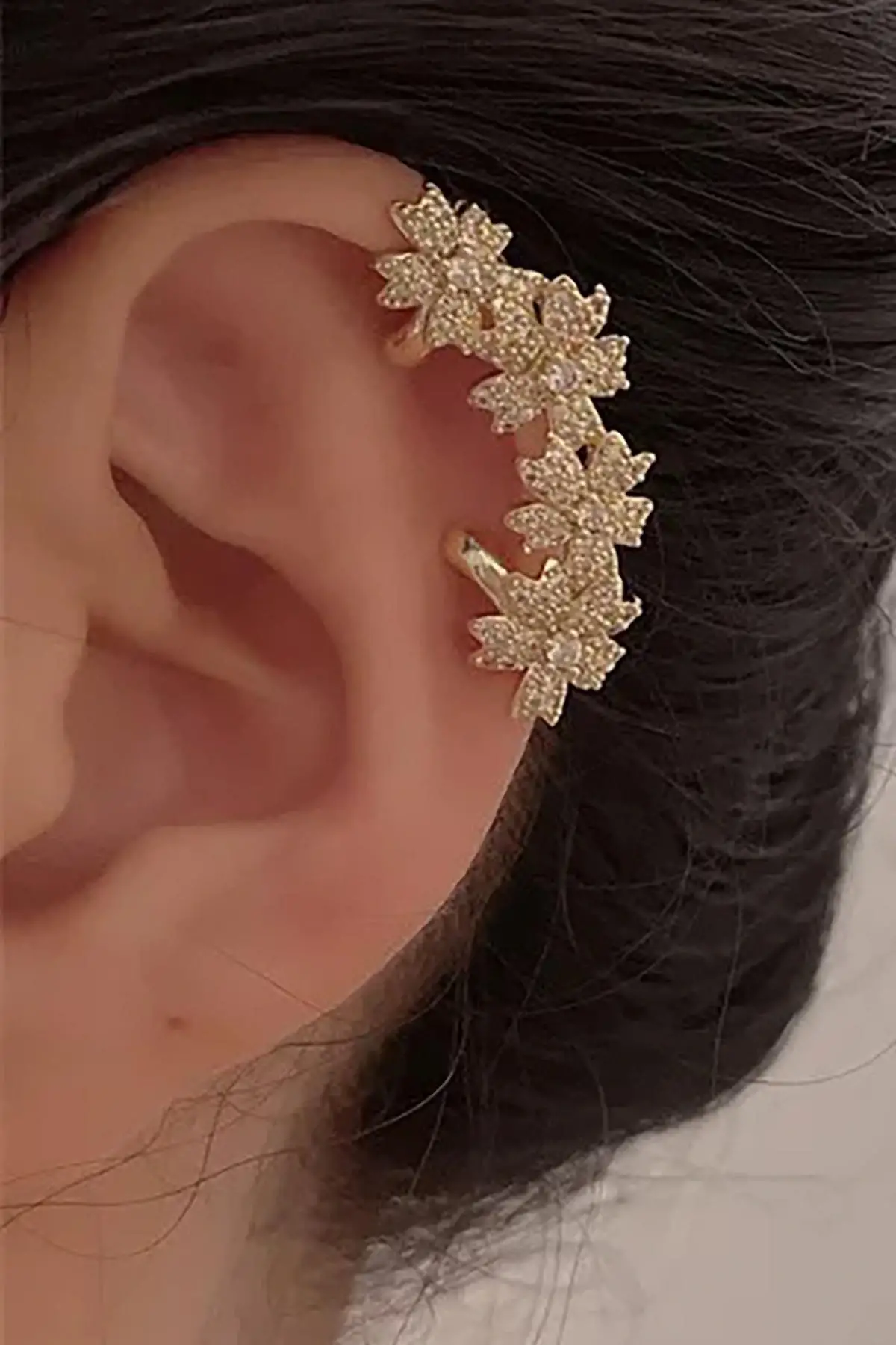 Altın Renk Çiçek Figürlü Taş Detaylı Ear Cuff (Tek)