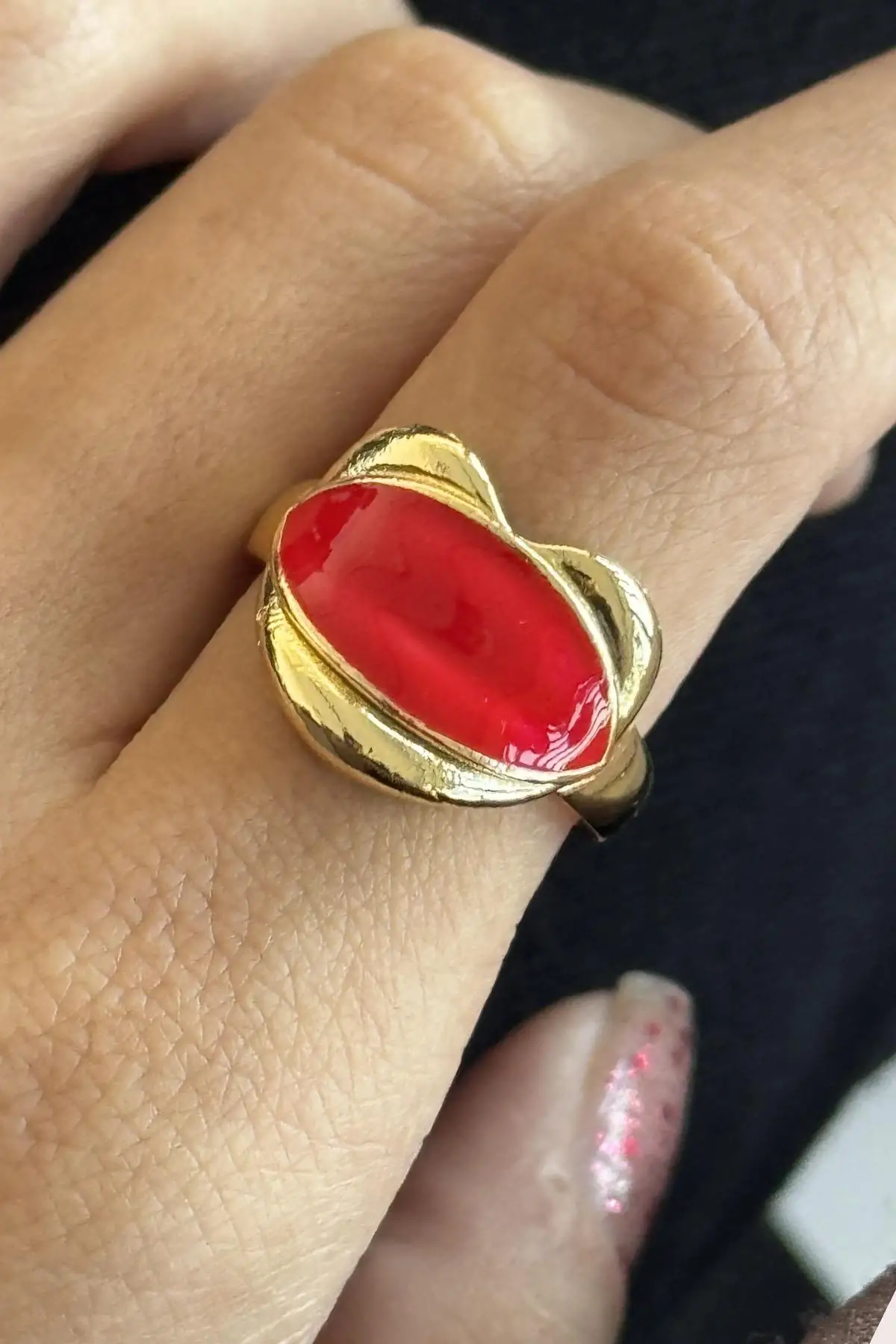 Altın Renk Dudak Figürlü Ayarlanabilir Yüzük