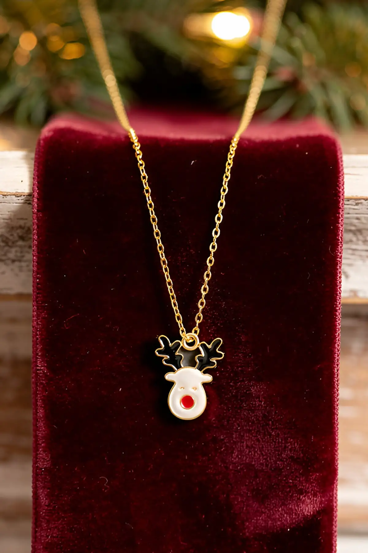 Altın Renk Geyik Figürlü Çelik Yılbaşı Kolyesi