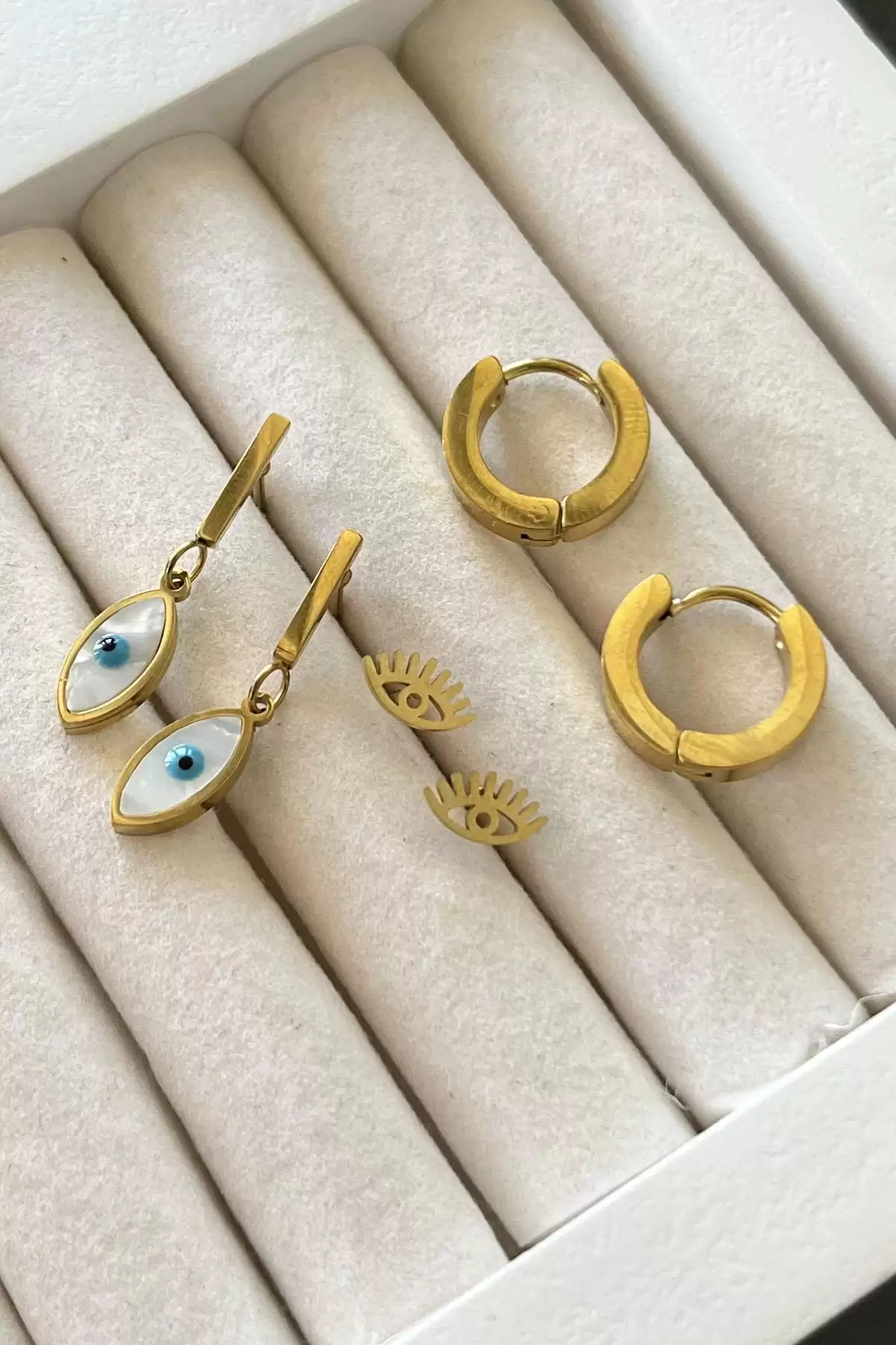 Altın Renk Göz Figürlü 6lı Çelik Küpe Set