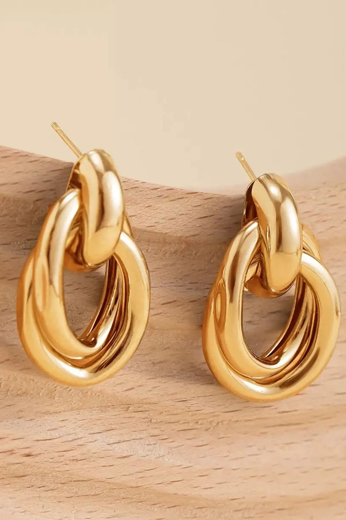 Altın Renk Halka Detaylı Çelik Küpe (Çift)