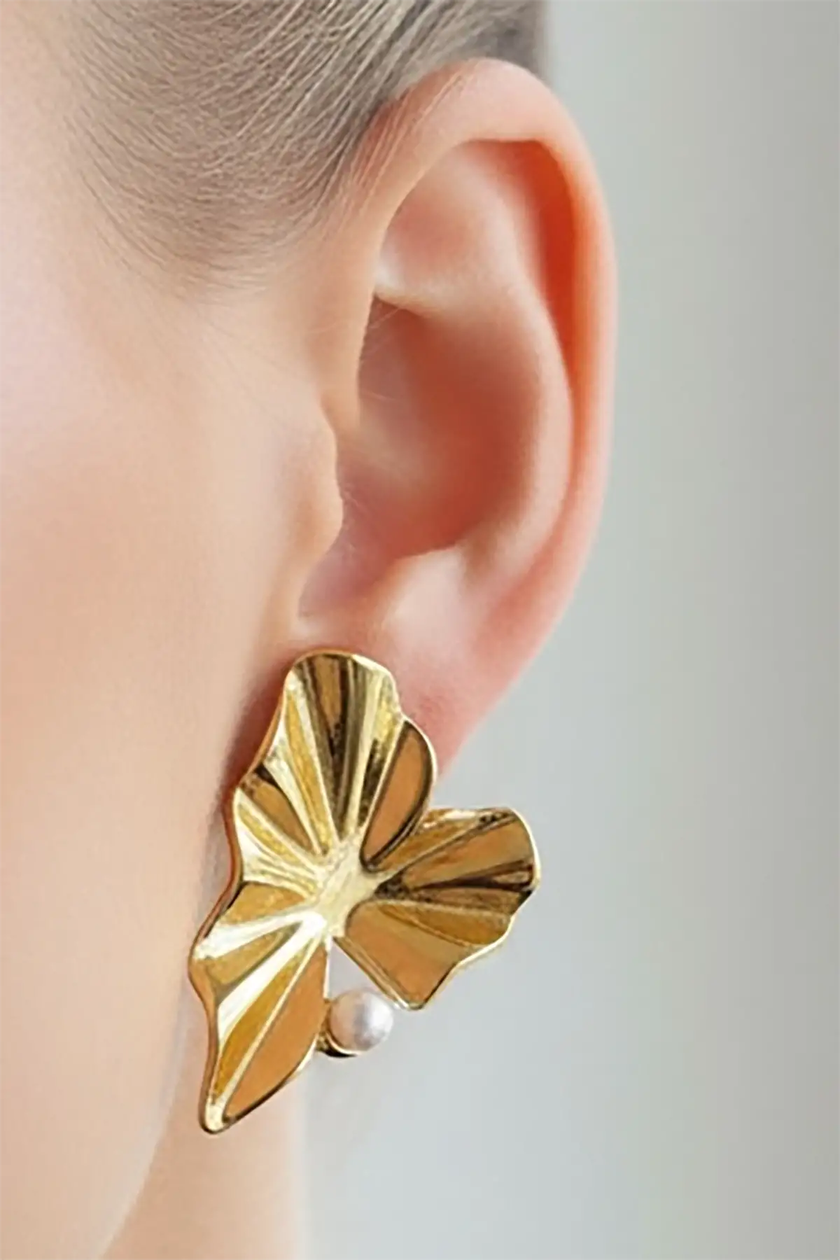 Altın Renk İnci Detaylı Çelik Küpe (Çift)