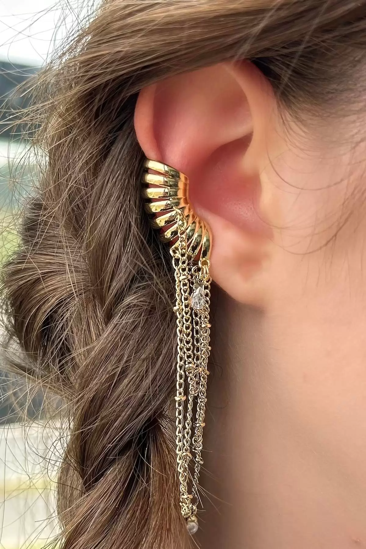 Altın Renk İnci Detaylı Sallantılı Ear Cuff (Tek)