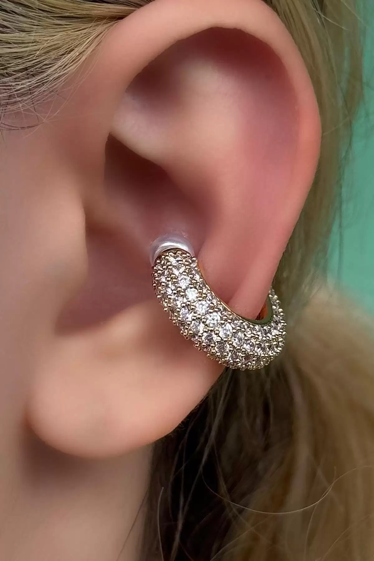 Altın Renk İnci Ve Taş Detaylı Ear Cuff (Tek)