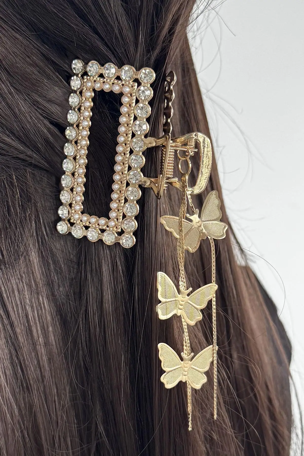 Altın Renk İnci Ve Taş Detaylı Metal Mandal Toka