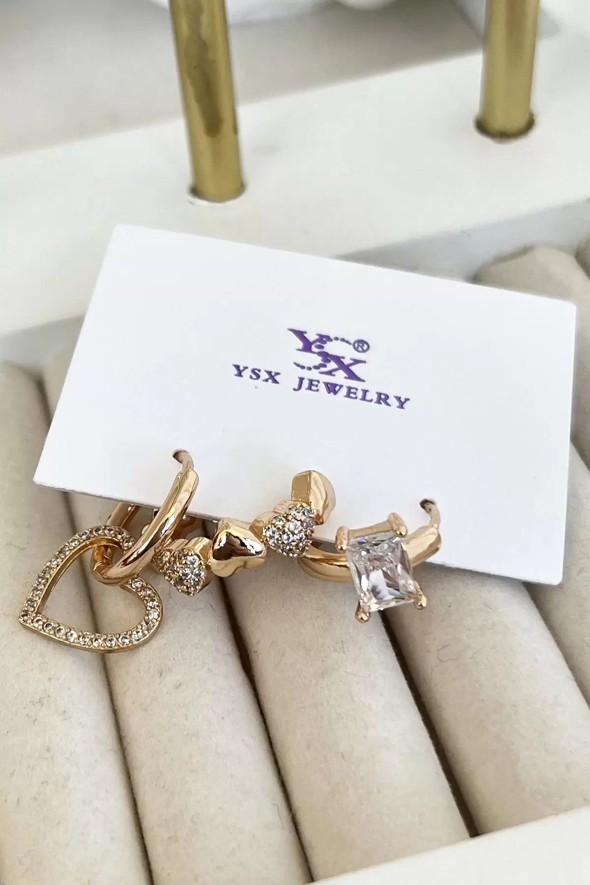 Altın Renk Kalp Detaylı VİP 3lü YSX Küpe Set