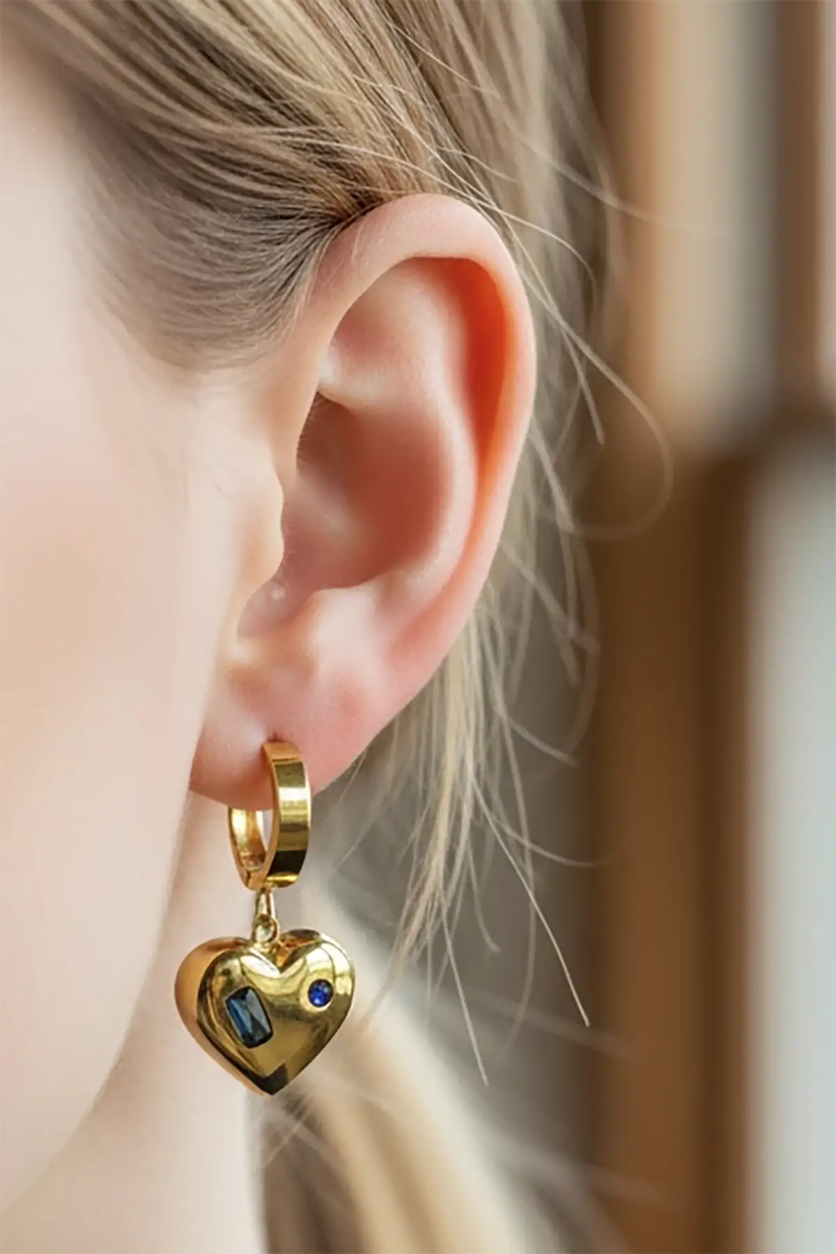 Altın Renk Kalp Figürlü Çelik Küpe (Çift)