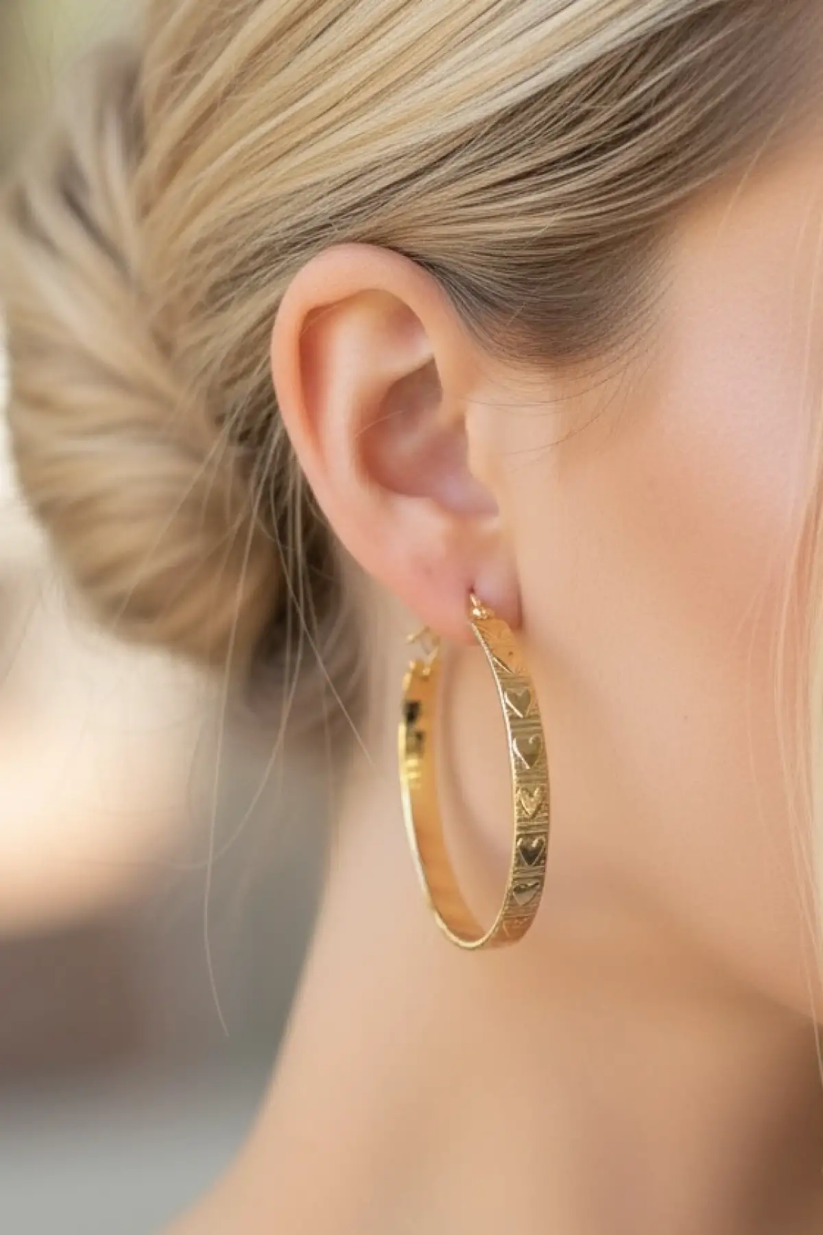 Altın Renk Kalp Figürlü Halka Küpe (Çift)