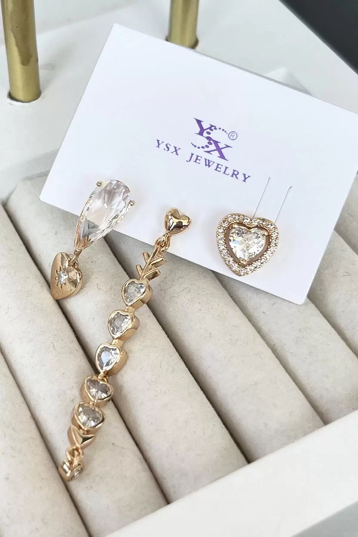 Altın Renk Kalp Figürlü Taş Detaylı VİP 3lü YSX Küpe Set