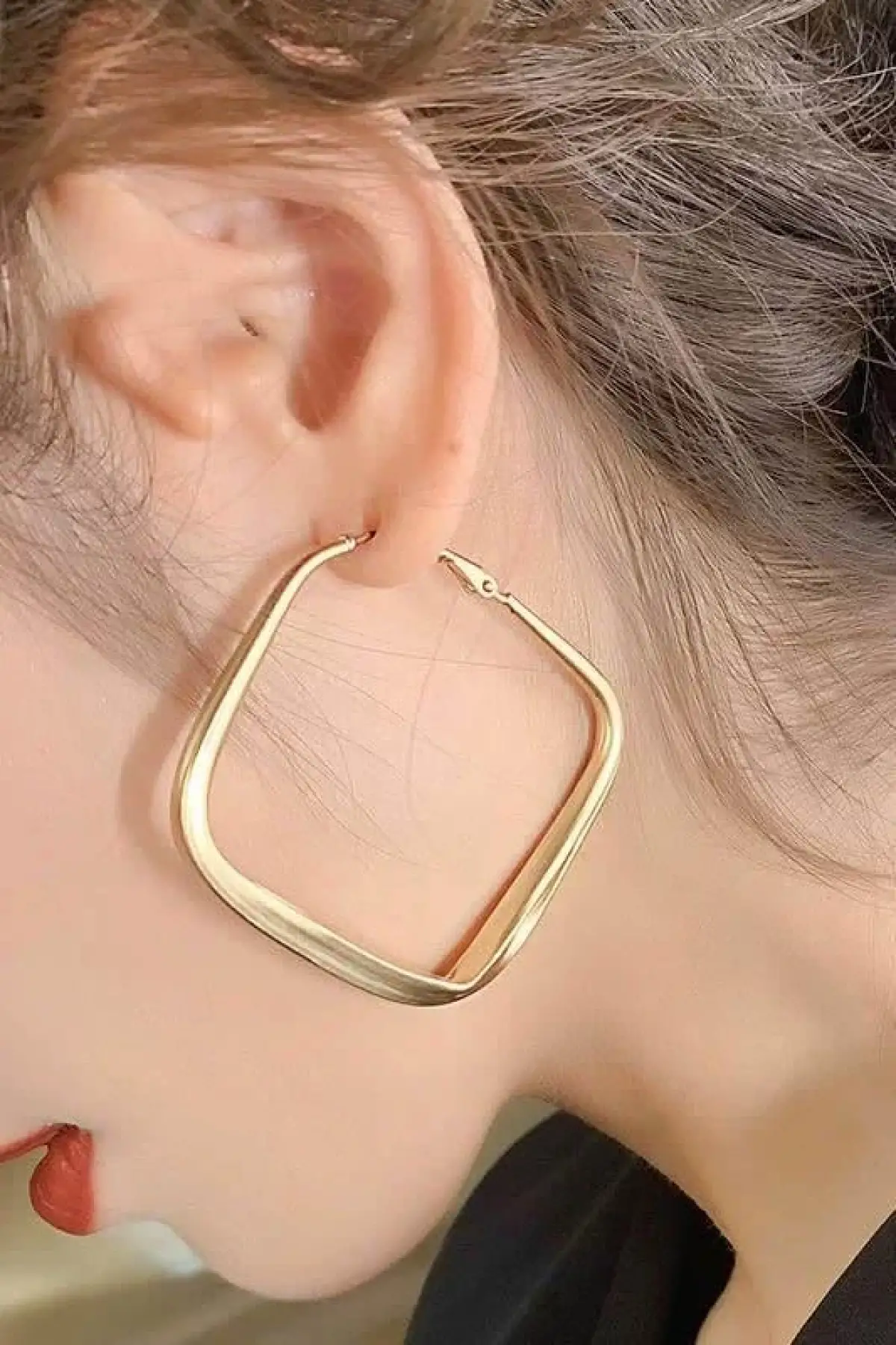 Altın Renk Kare Küpe (Çift)