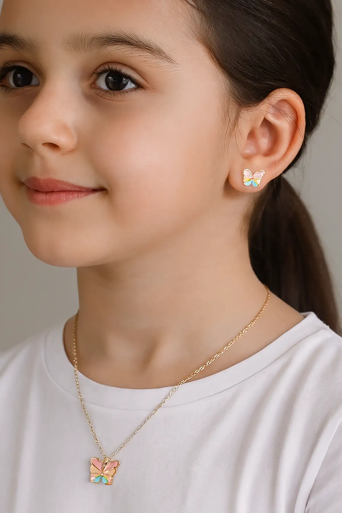Altın Renk Kelebek Figürlü Çocuk Küpe Ve Kolye Set