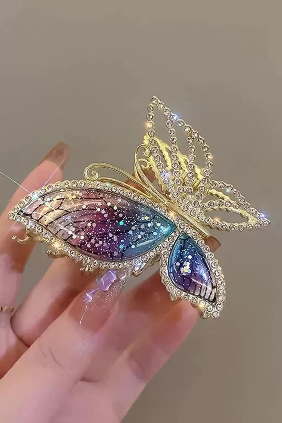 Altın Renk Kelebek Figürlü Taş Detaylı Metal Mandal Toka