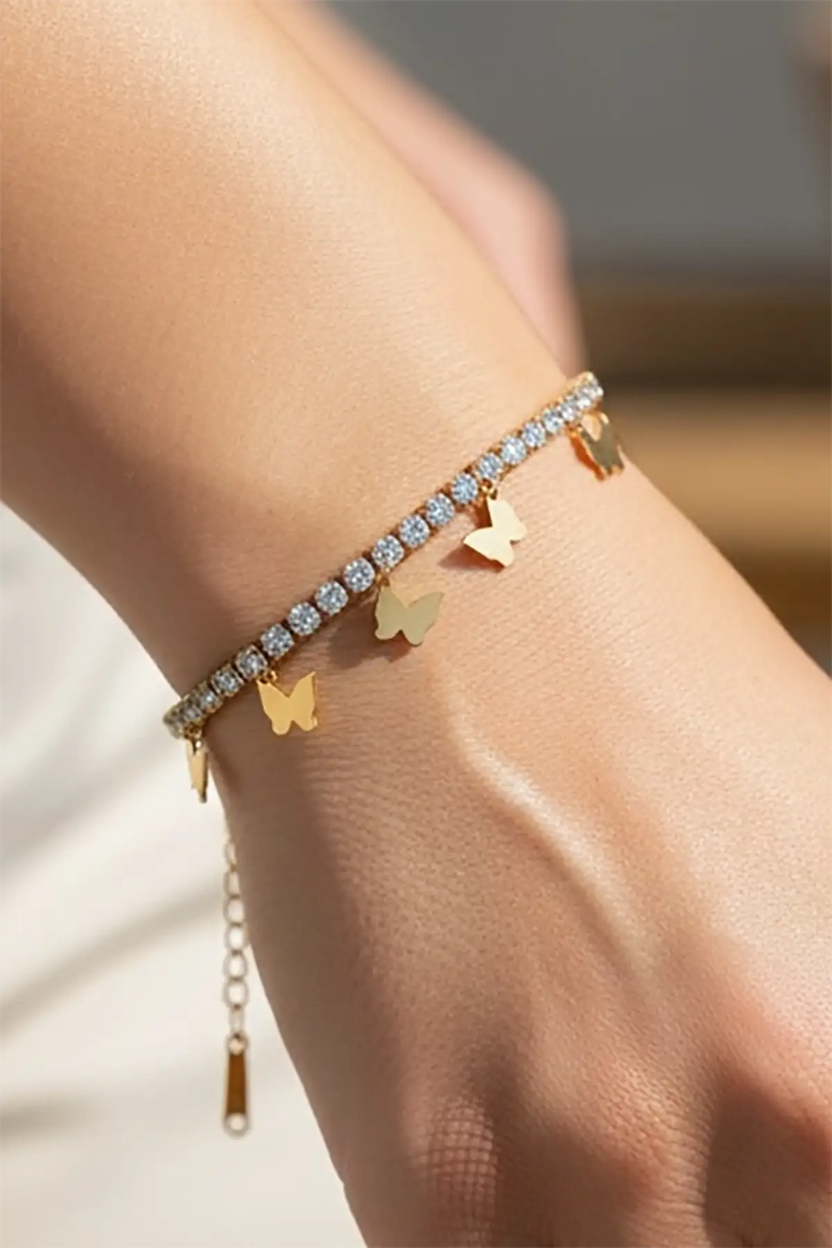 Altın Renk Kelebek Figürlü Taşlı Su Yolu Bileklik