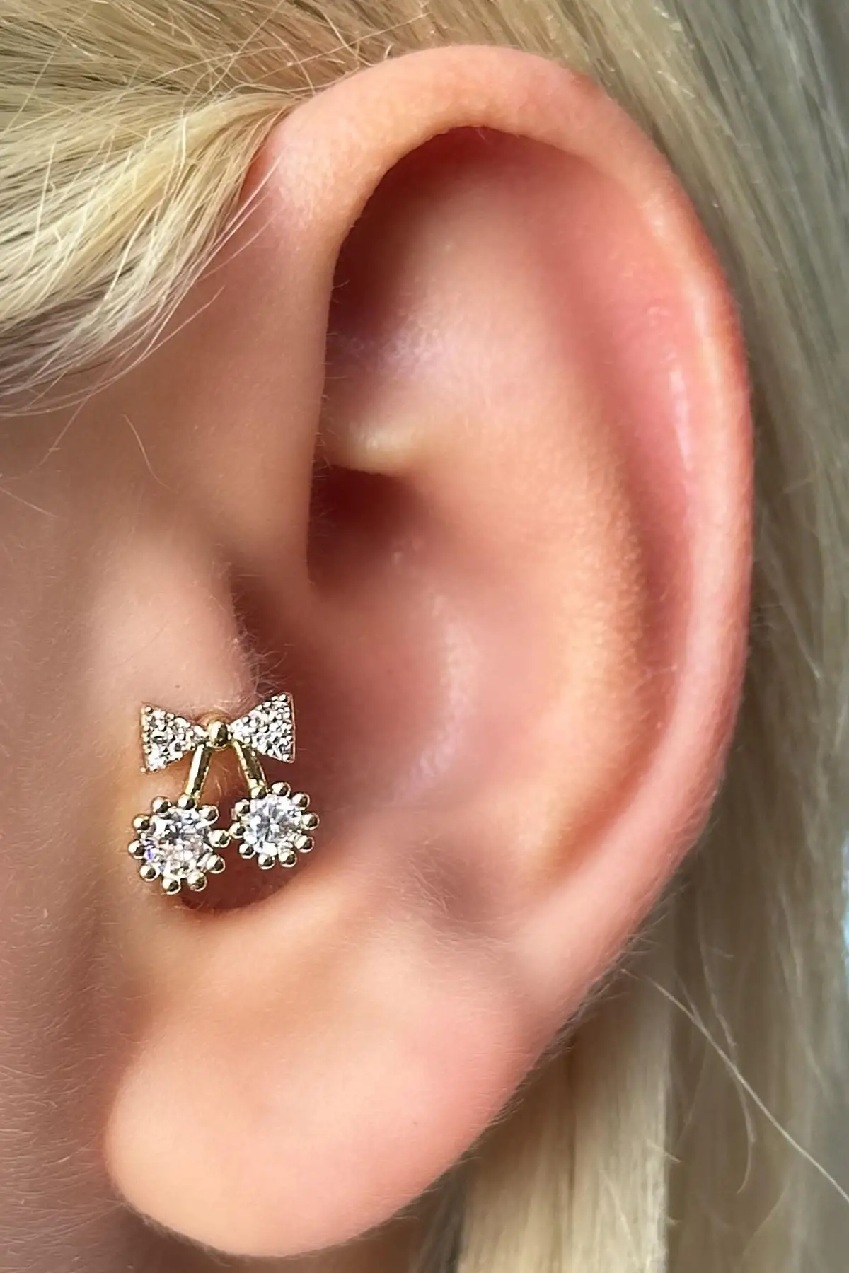 Altın Renk Kiraz Figürlü Çelik Tragus/Kıkırdak Küpe/Piercing (Tek)