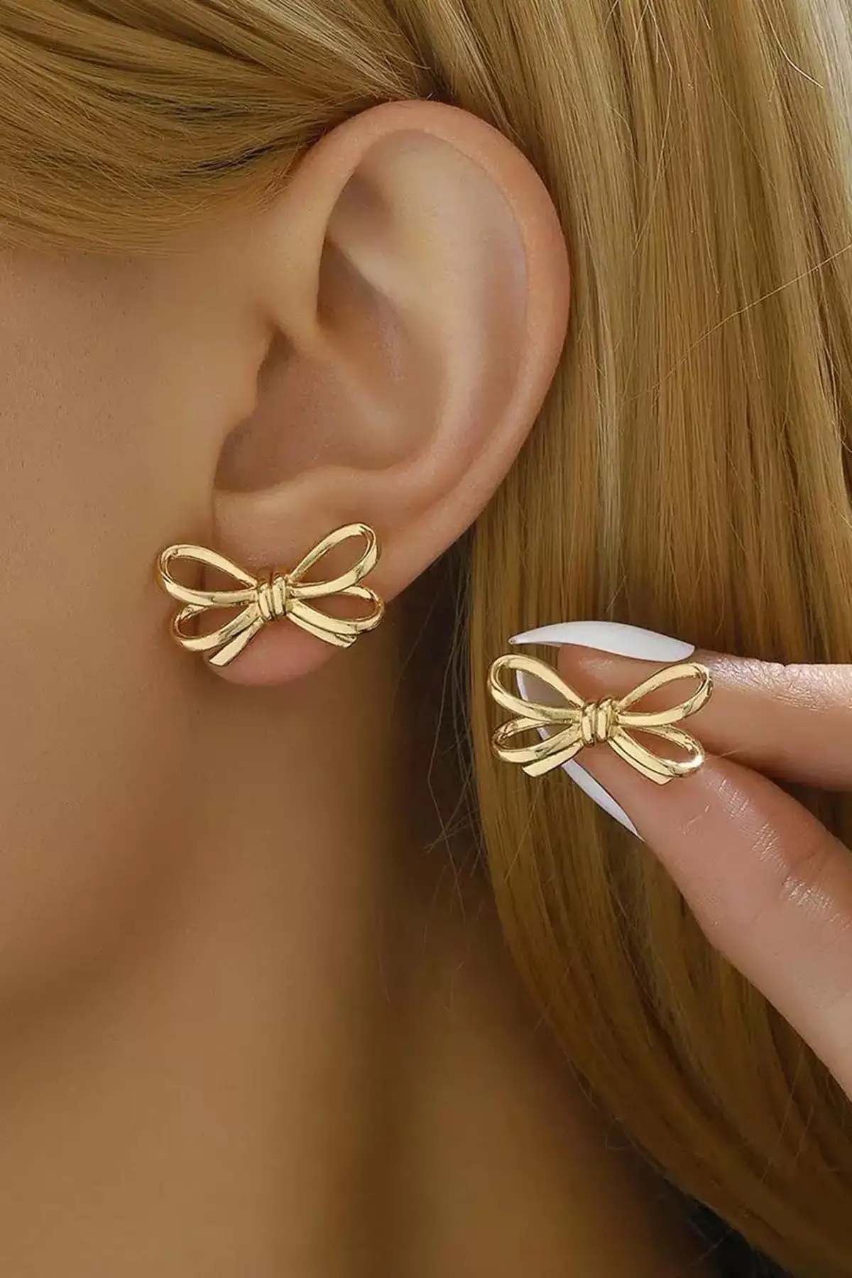 Altın Renk Kurdeke Figürlü Çelik Küpe (Çift)