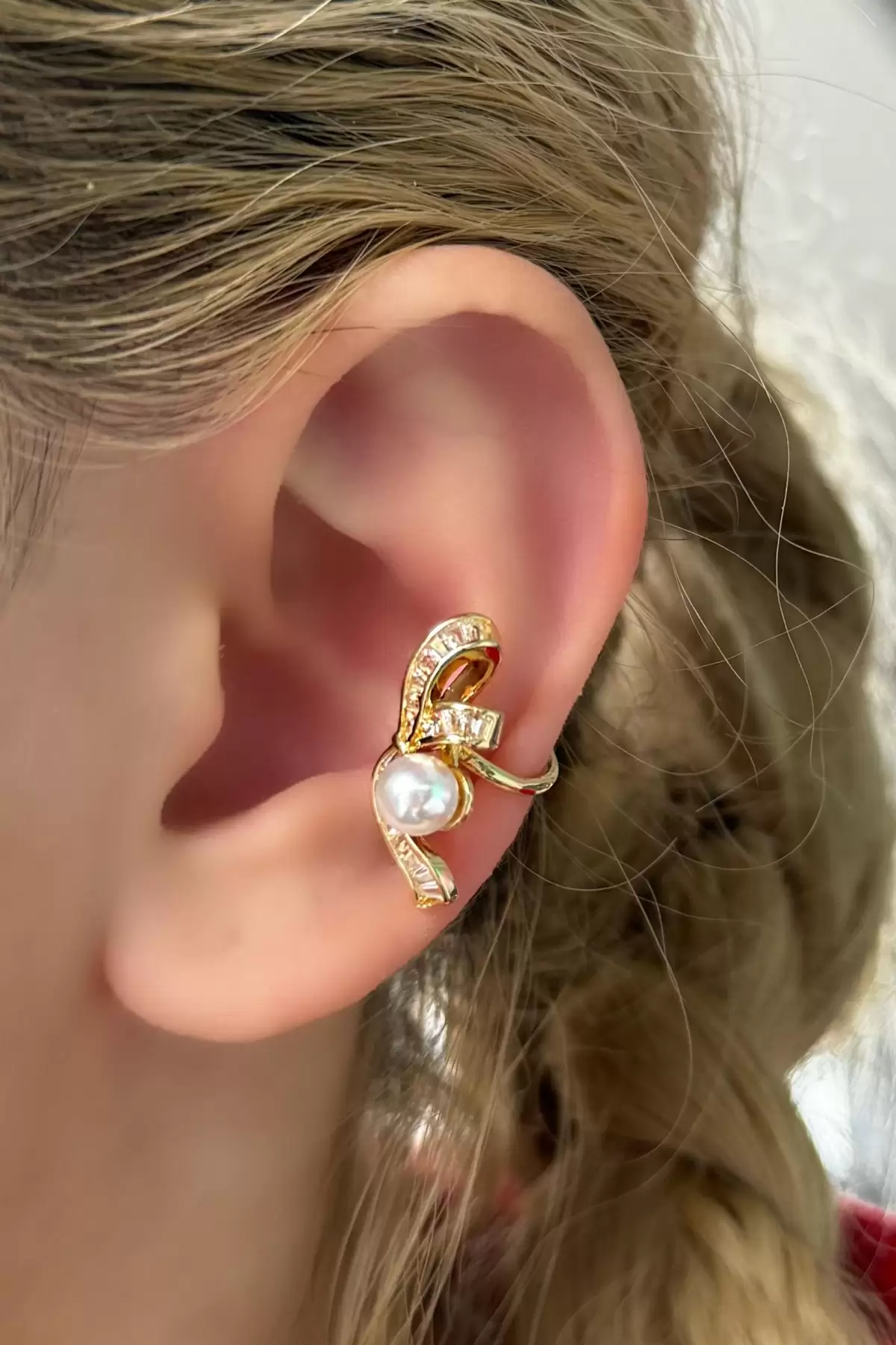 Altın Renk Kurdele Detaylı Taşlı Ear Cuff (Tek)