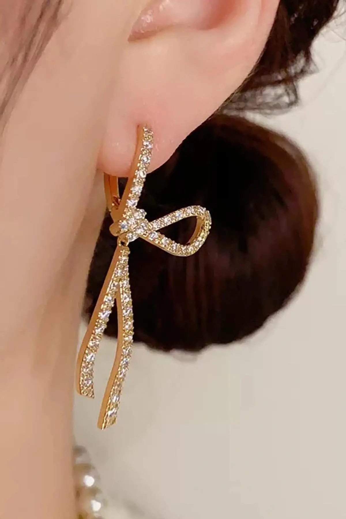 Altın Renk Kurdele Figürlü 14k Altın Kaplama Küpe (Çift)