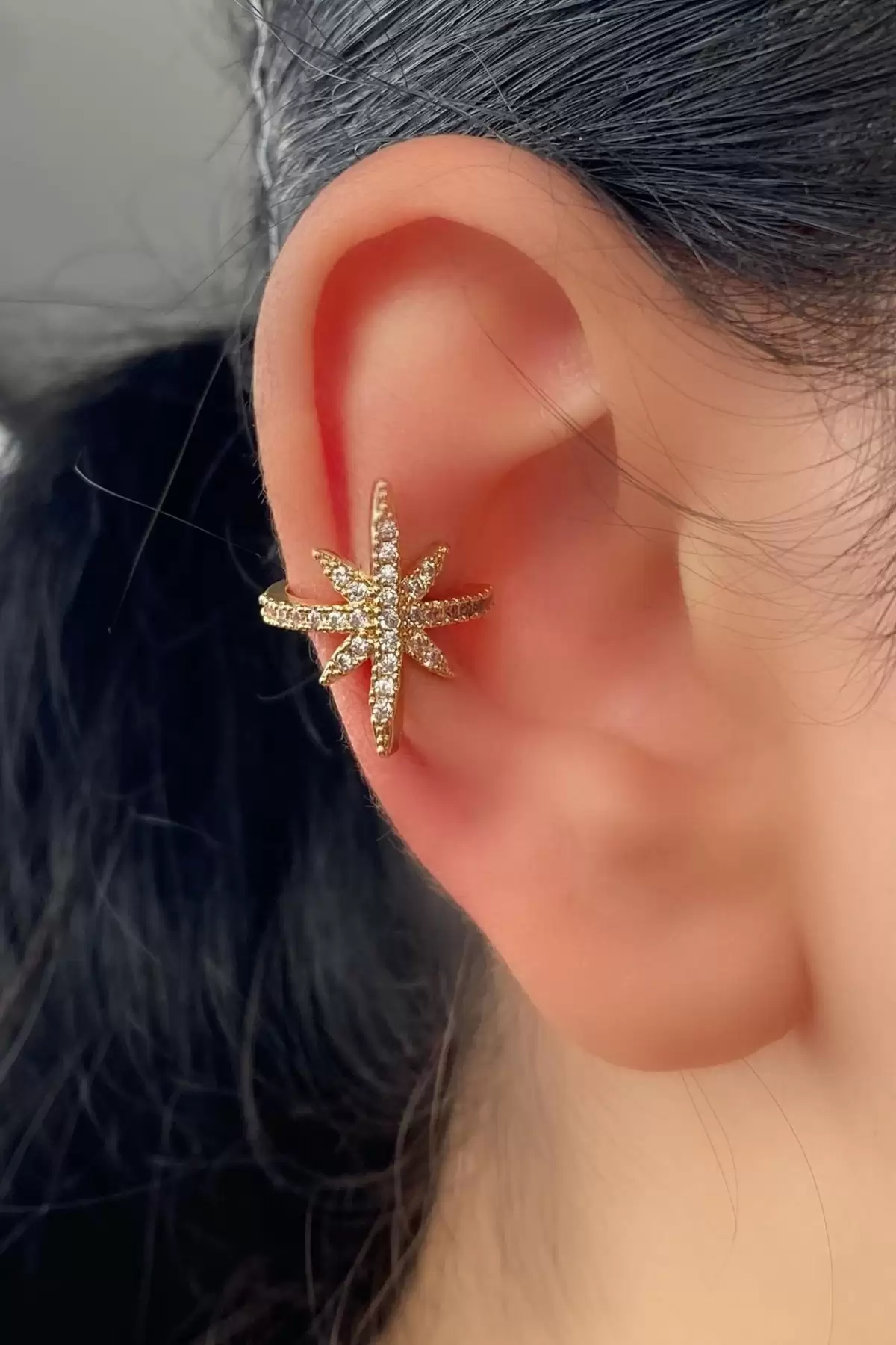 Altın Renk Kuzey Yıldızı Figürlü Ear Cuff Küpe (Tek)