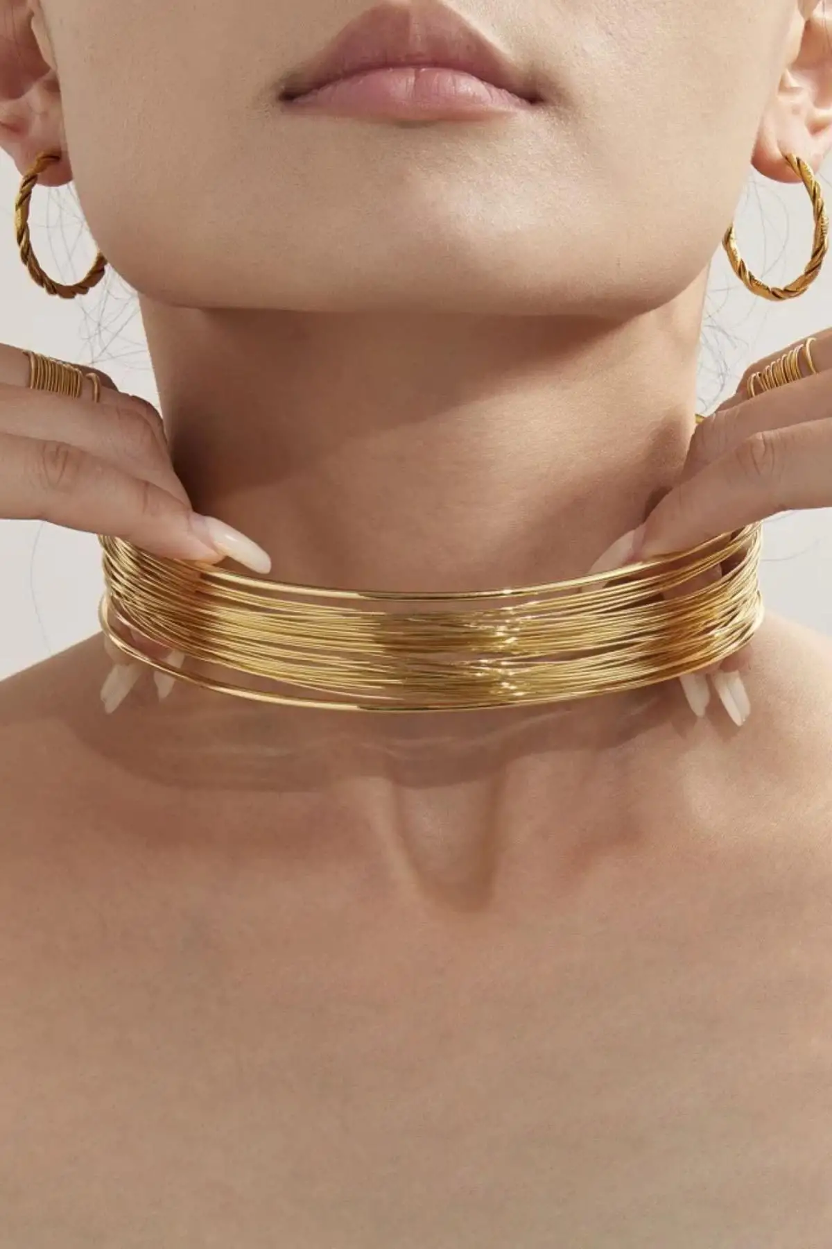 Altın Renk Metal Choker Kolye