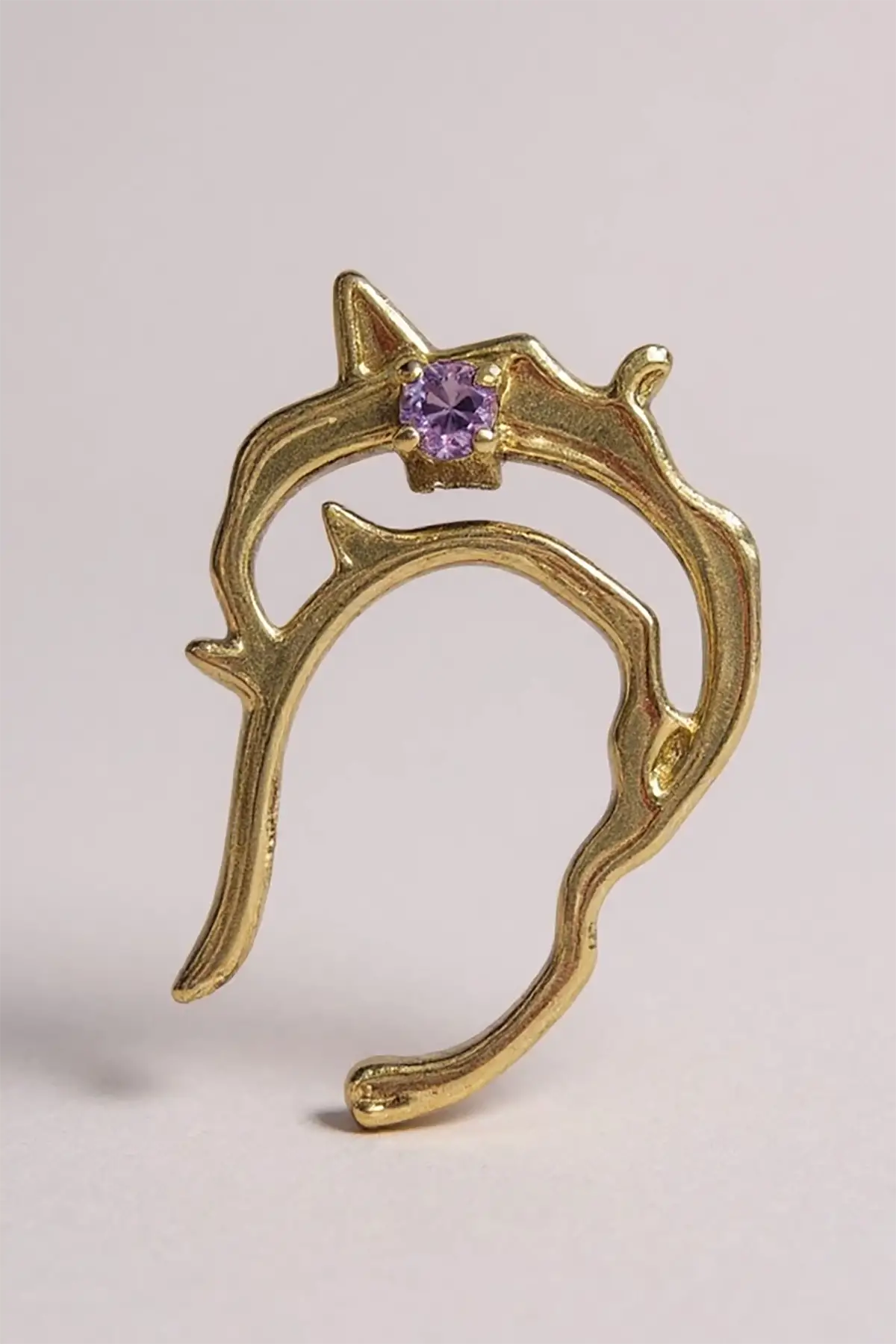 Altın Renk Mor Taş Detaylı 14K Altın Kaplama TX Ear Cuff (Tek)