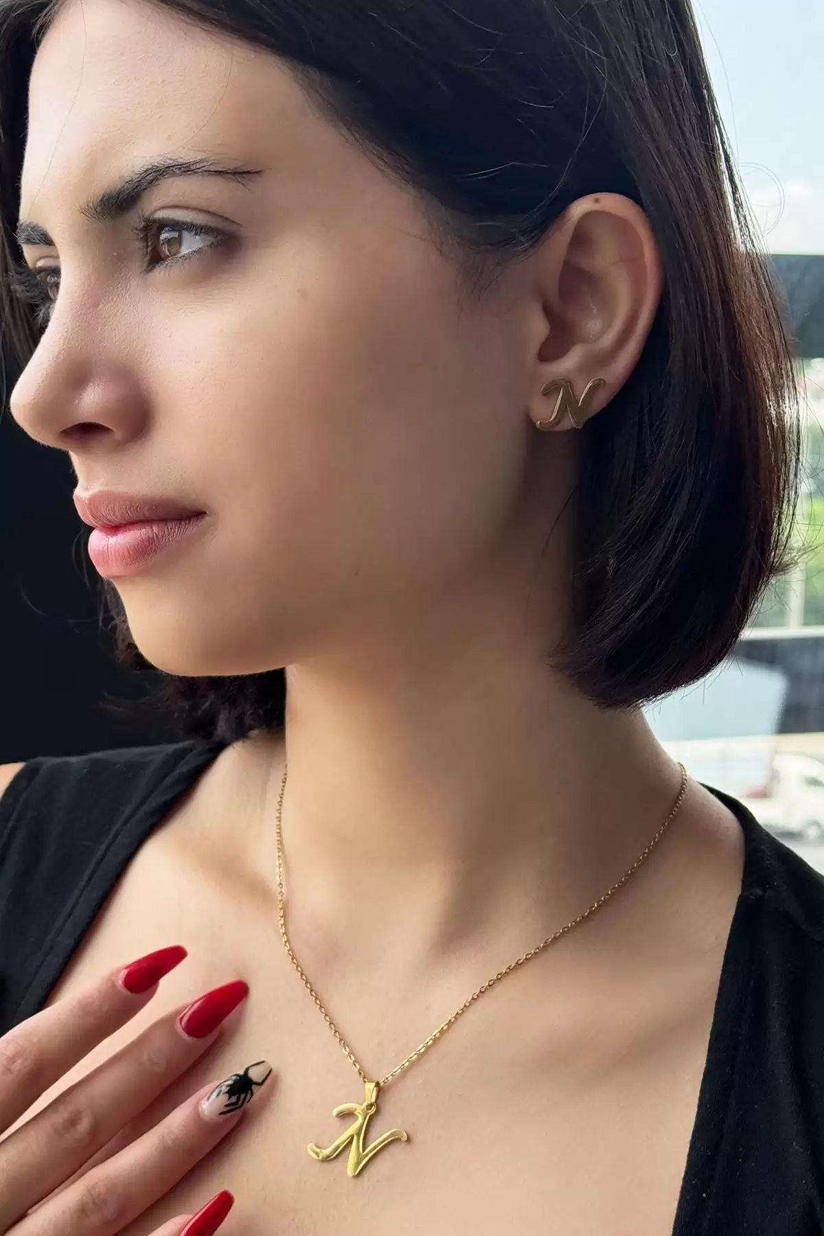 Altın Renk N Harf Figürlü Küpe Ve Kolye Set