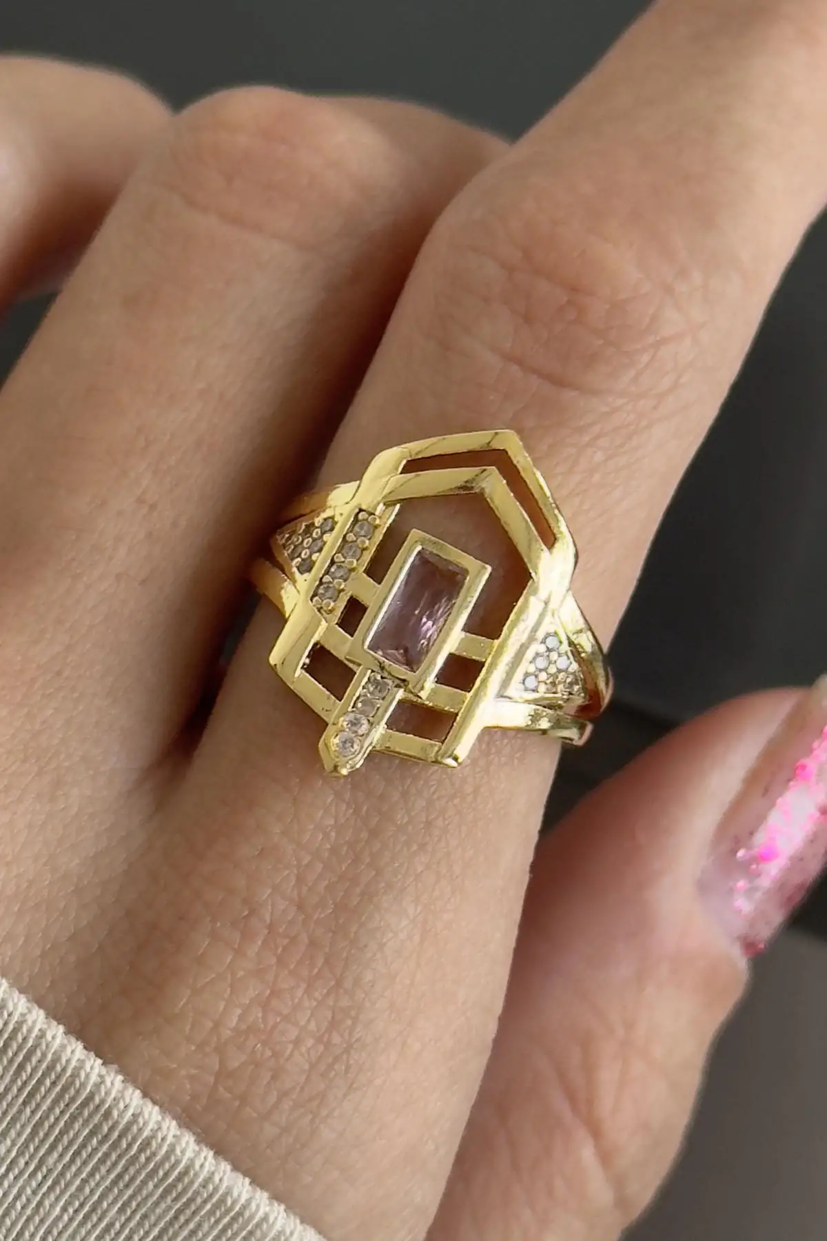 Altın Renk Pembe Taş Detaylı Ayarlanabilir Yüzük