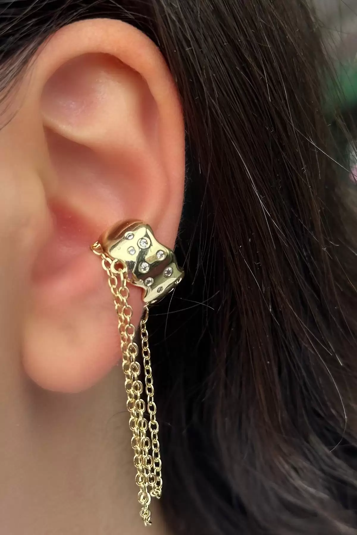 Altın Renk Sallantılı Ear Cuff (Tek)