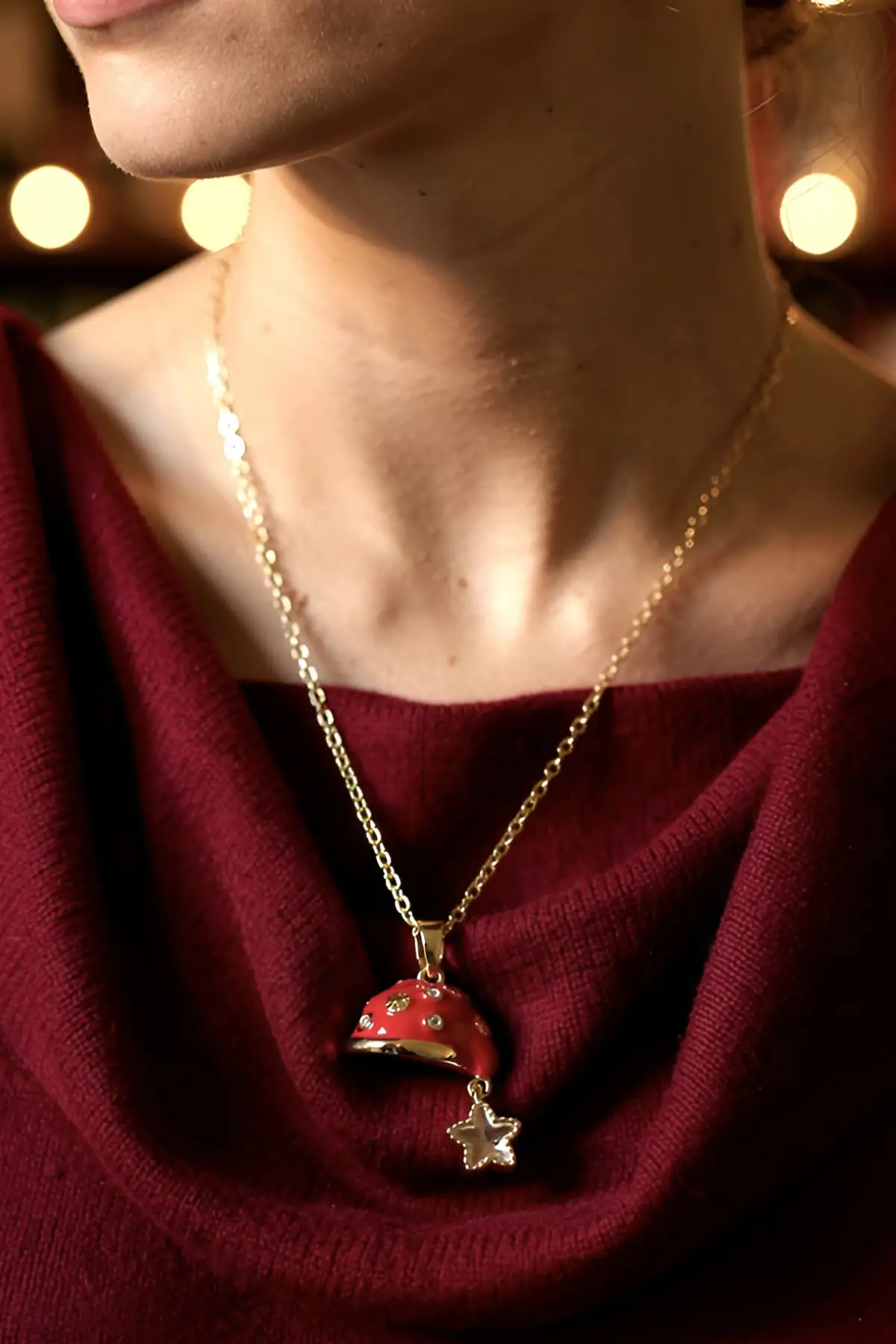 Altın Renk Şapka Figürlü Çelik Yılbaşı Kolyesi