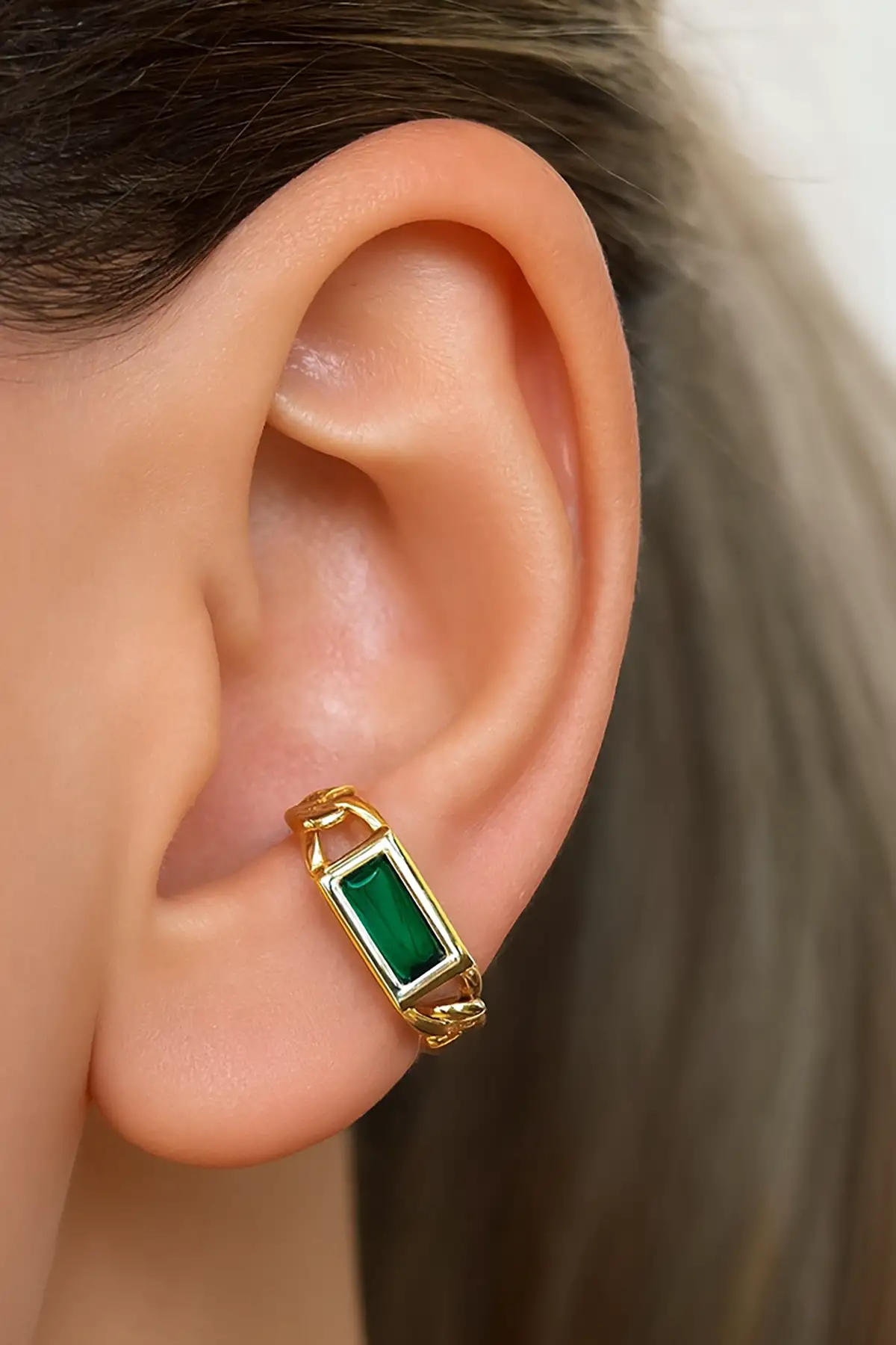 Altın Renk Taş Detaylı 14K Altın Kaplama TX Ear Cuff (Tek)