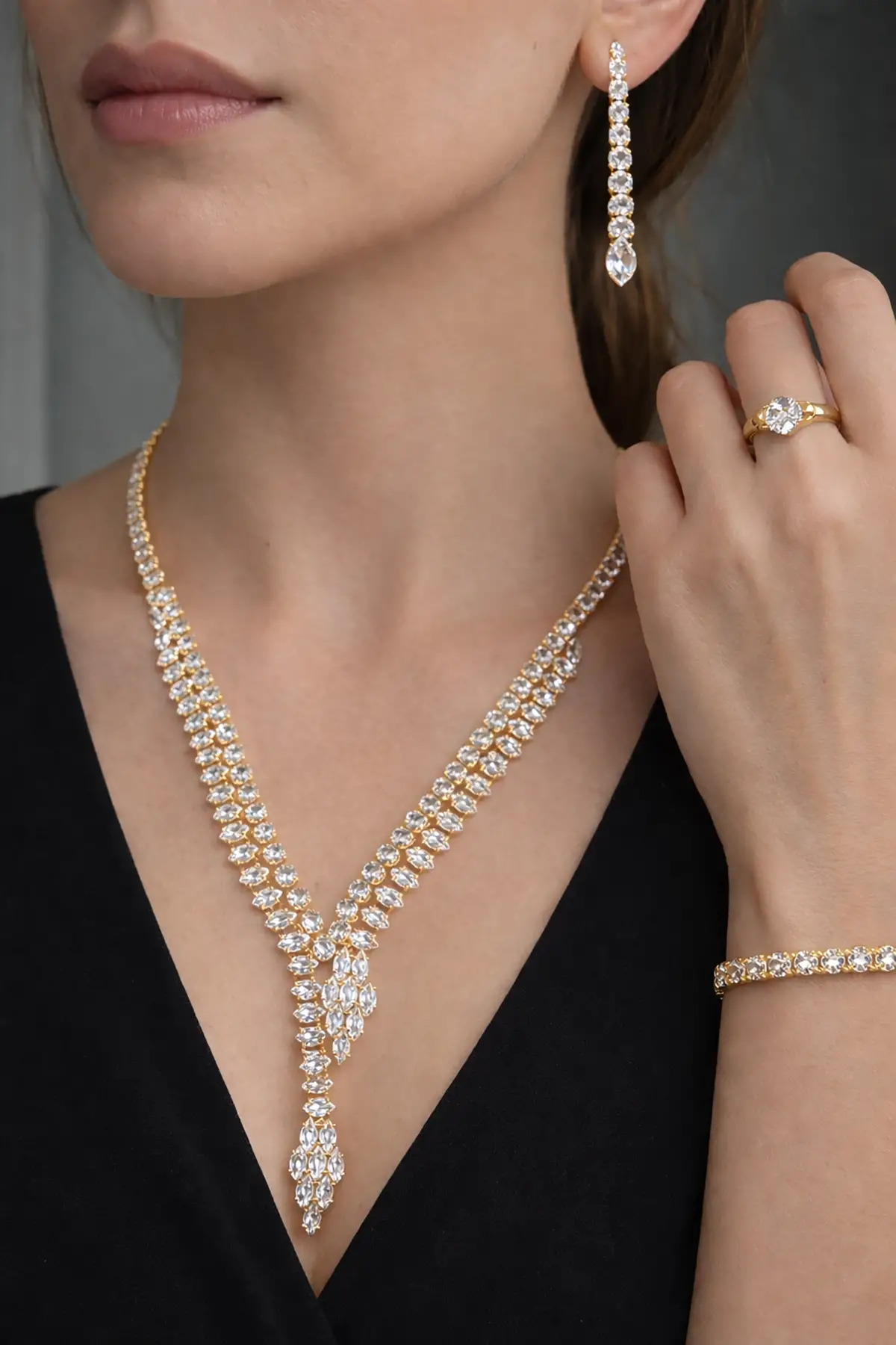 Altın Renk Taş Detaylı 4lü Abiye Set