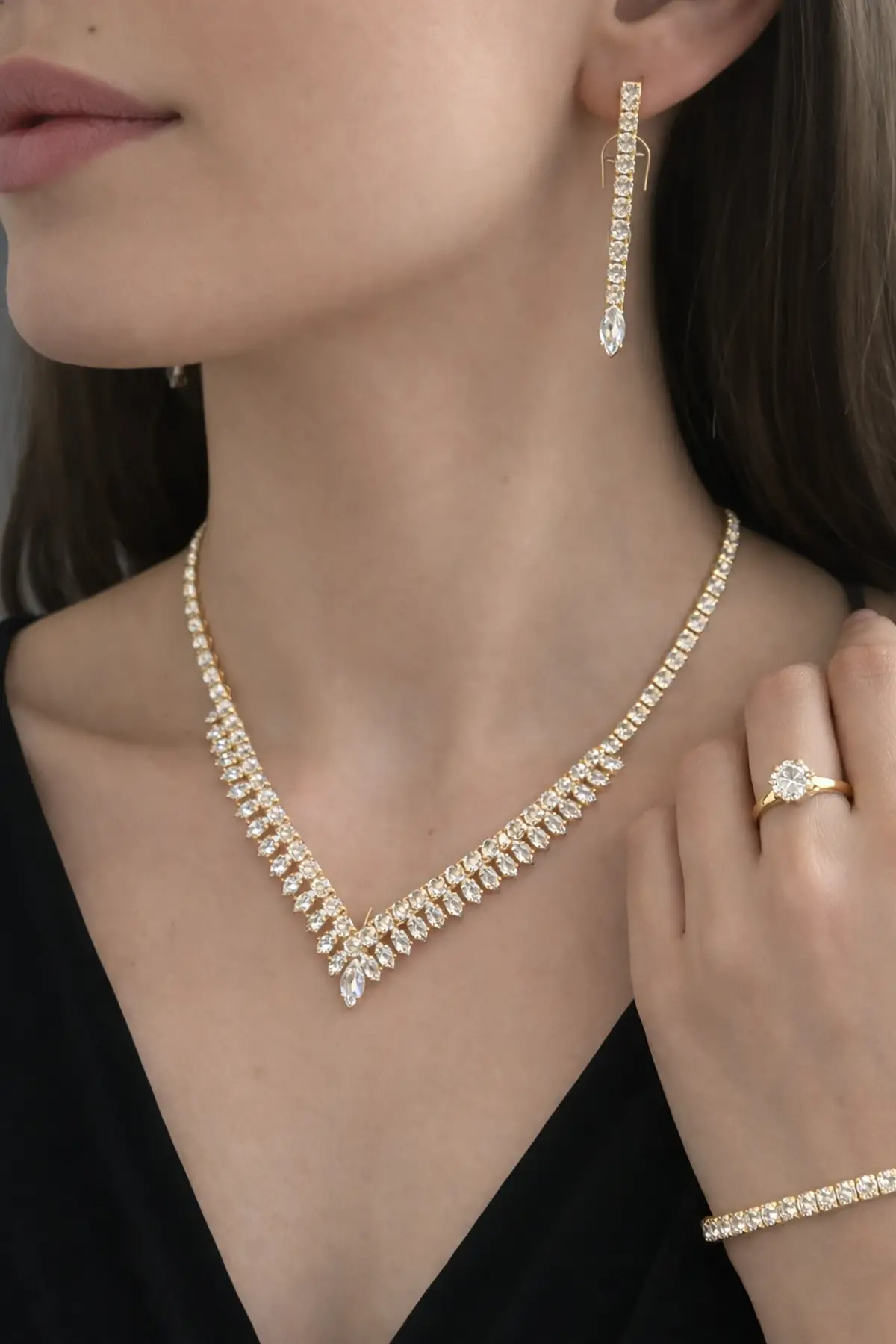 Altın Renk Taş Detaylı 4lü Abiye Set