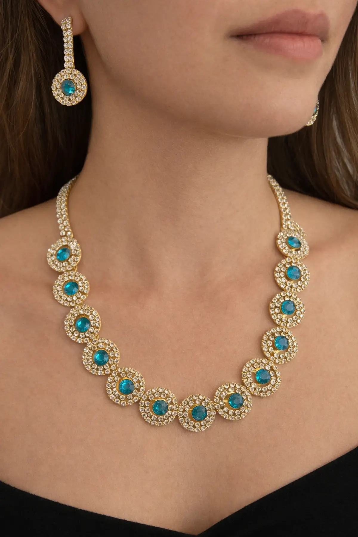 Altın Renk Taş Detaylı Abiye Set