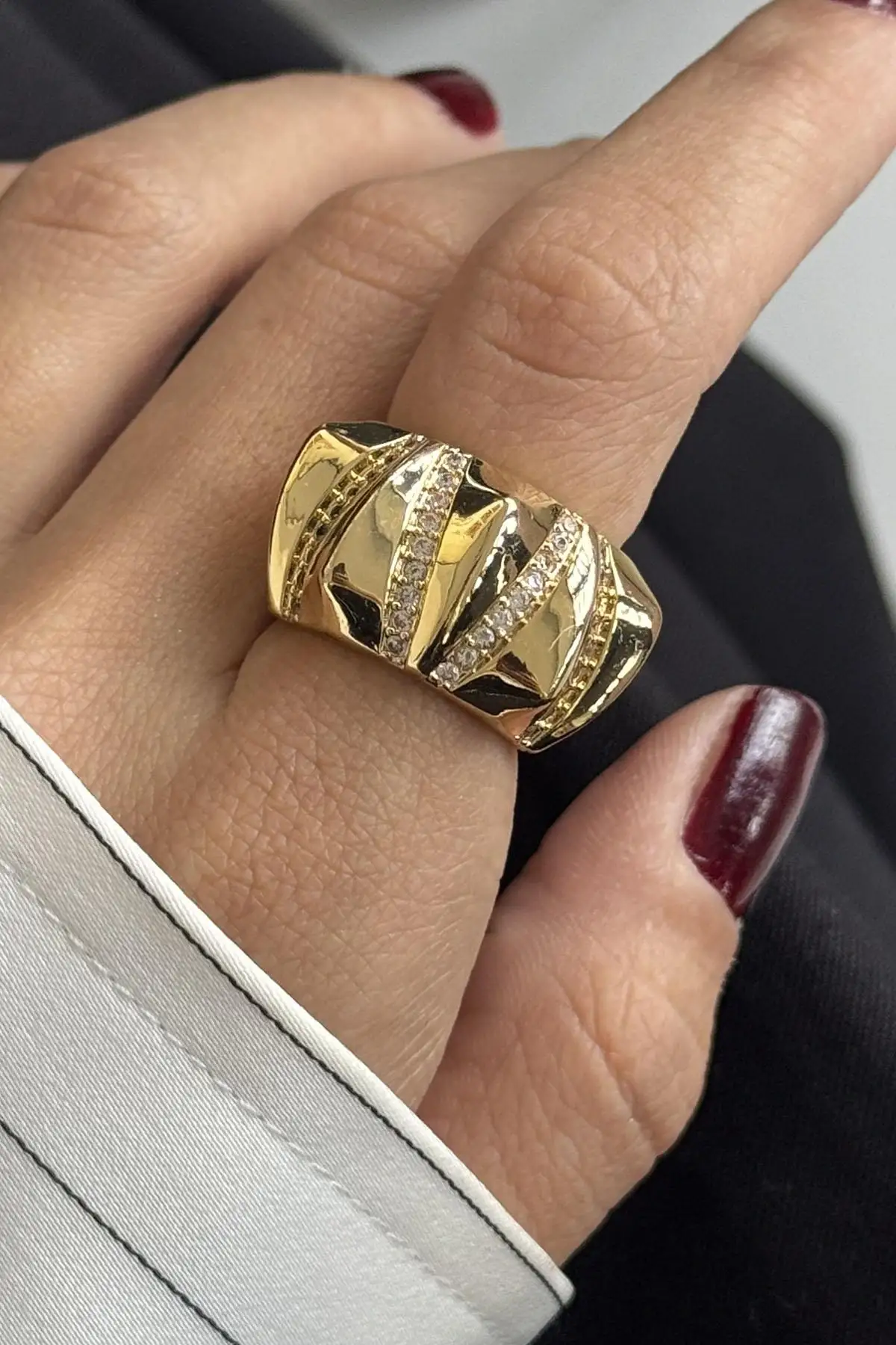 Altın Renk Taş Detaylı Ayarlanabilir Çelik Yüzük