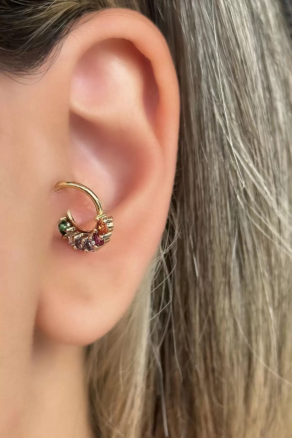 Altın Renk Taş Detaylı Çelik Halka Tragus/Kıkırdak Küpe/Piercing (Tek)