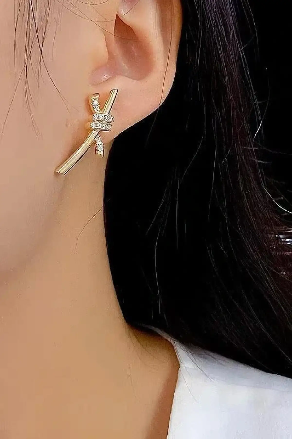 Altın Renk Taş Detaylı Çelik Küpe (Çift)