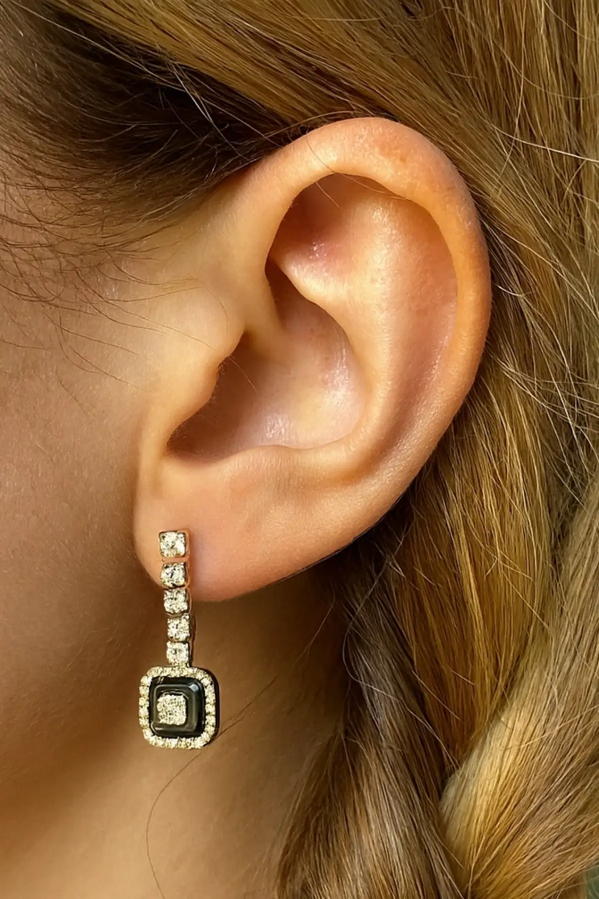 Altın Renk Taş Detaylı Çelik Küpe (Çift)