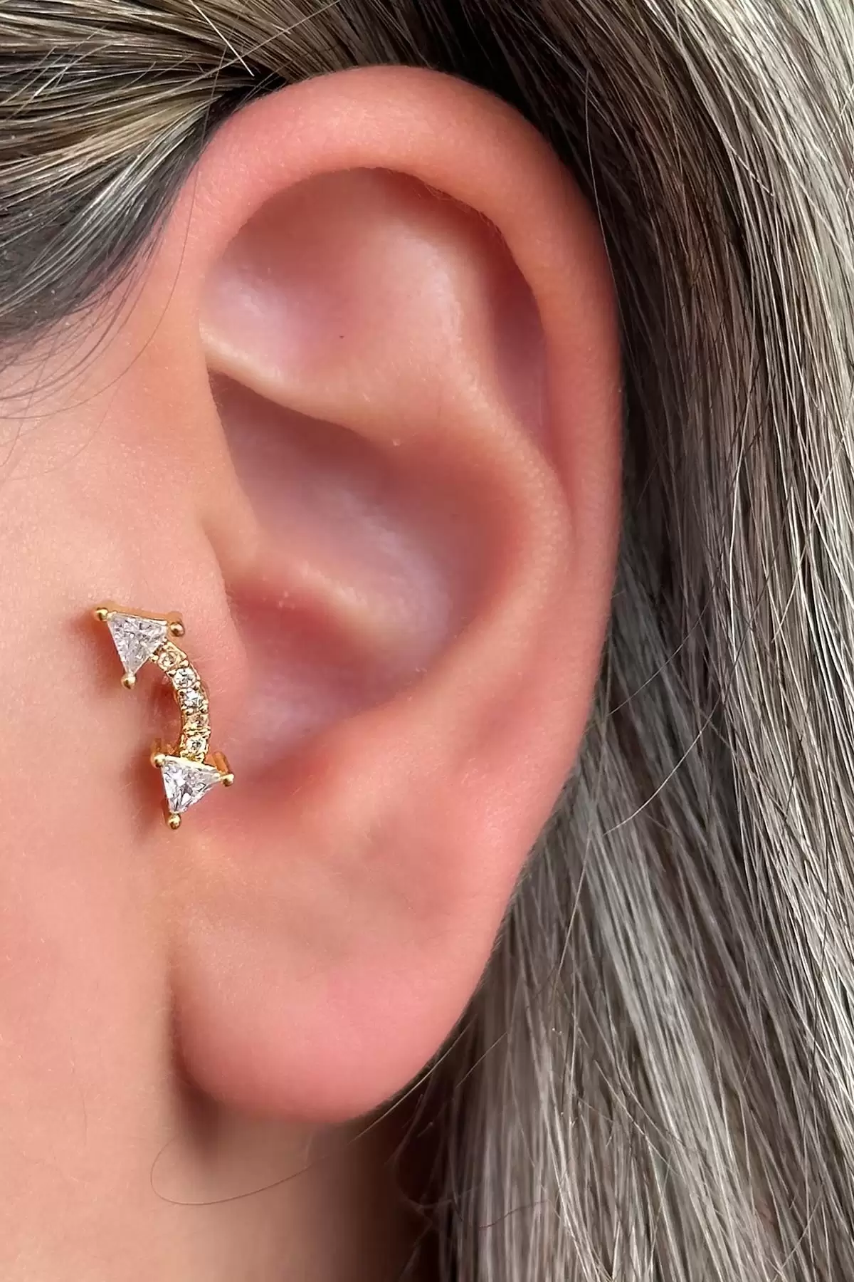 Altın Renk Taş Detaylı Çelik Tragus/Kıkırdak Küpe/Piercing (Tek)