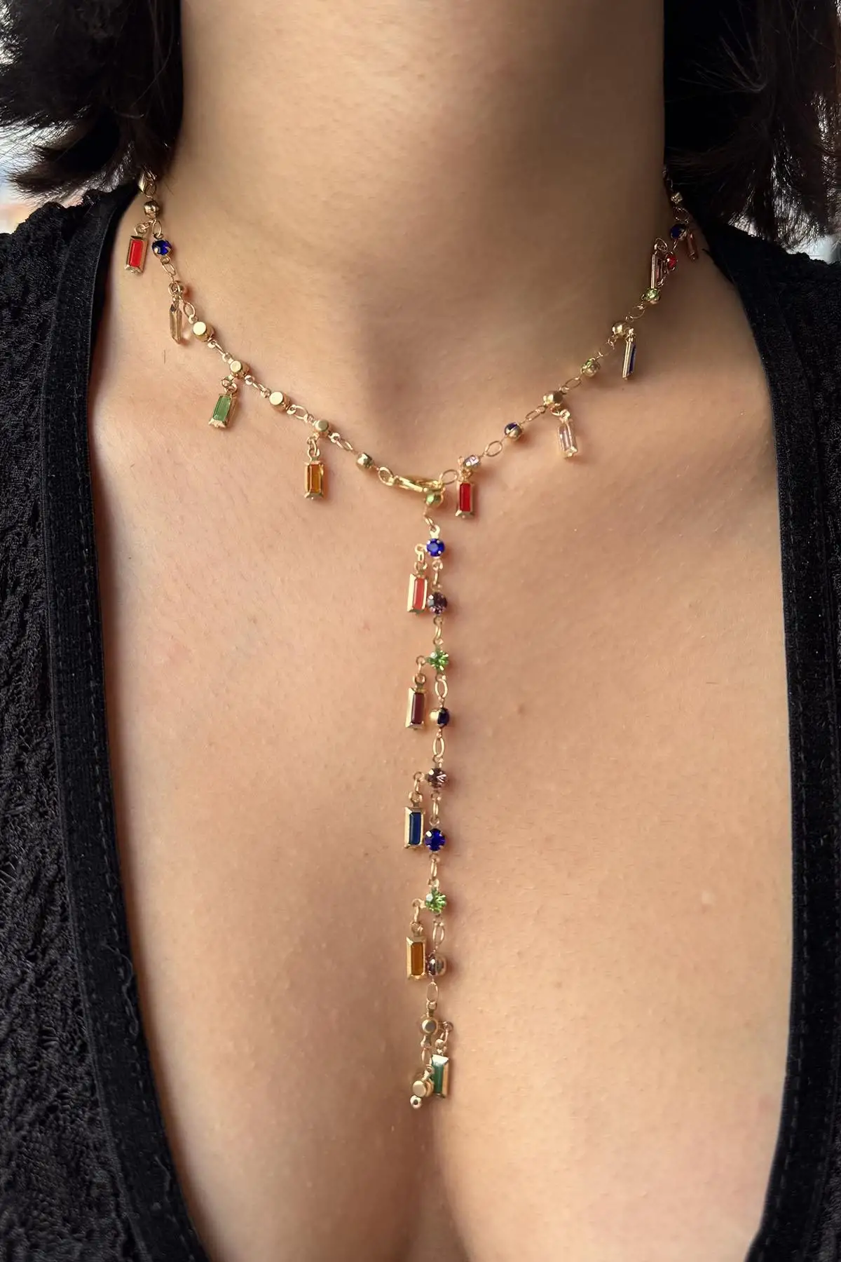 Altın Renk Taş Detaylı Çelik Y Kolye