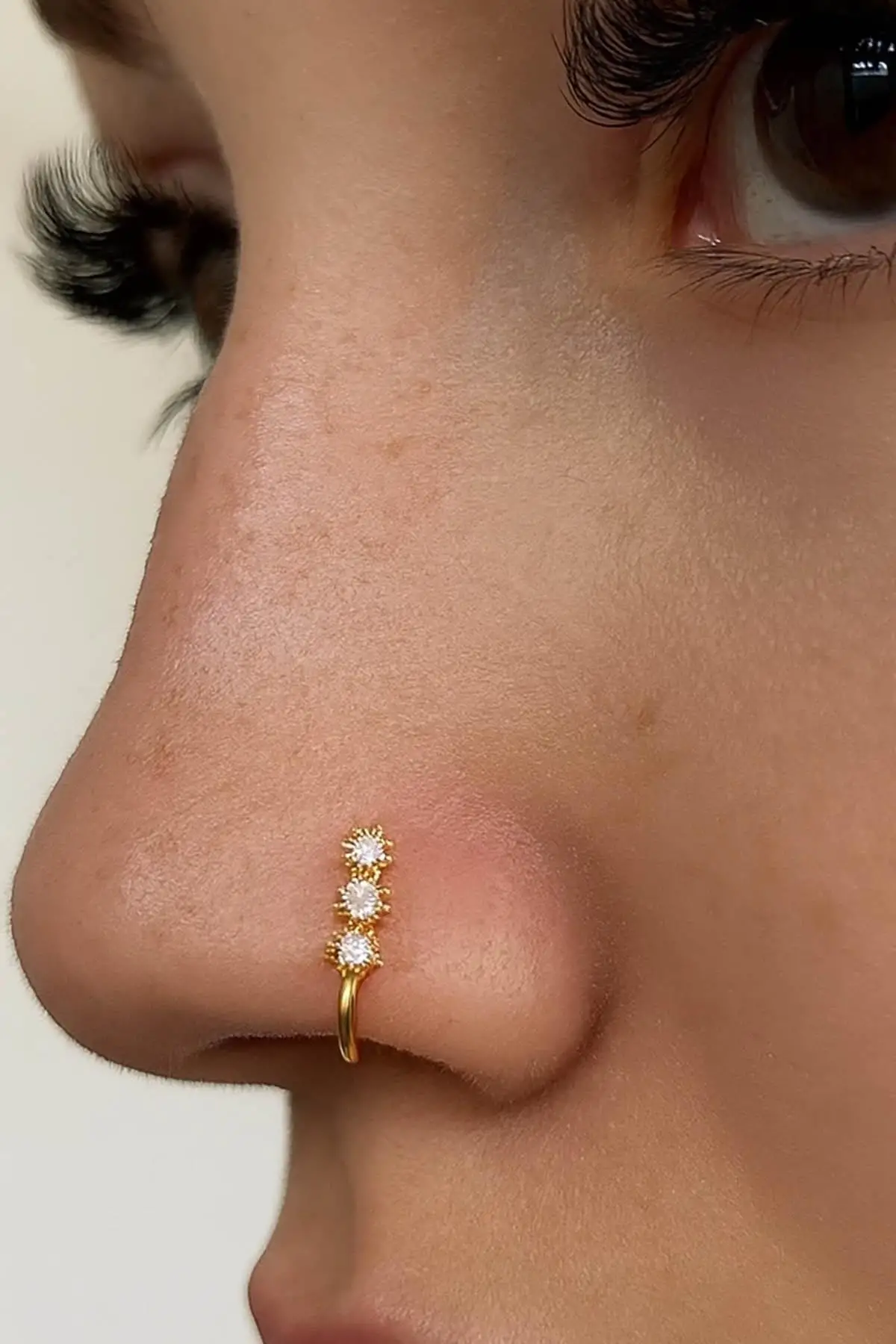 Altın Renk Taş Detaylı Sıkıştırmalı Deliksiz Hızma Piercing (Tek)