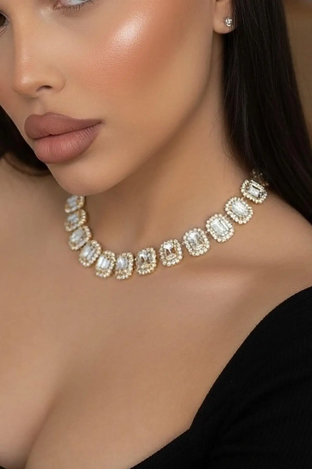 Altın Renk Taş Detaylı Tasarım Abiye Kolye