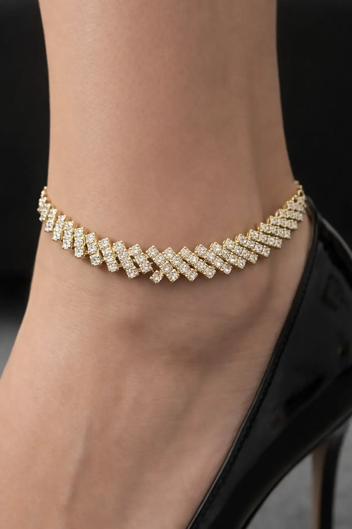 Altın Renk Taş Detaylı Tasarım Halhal