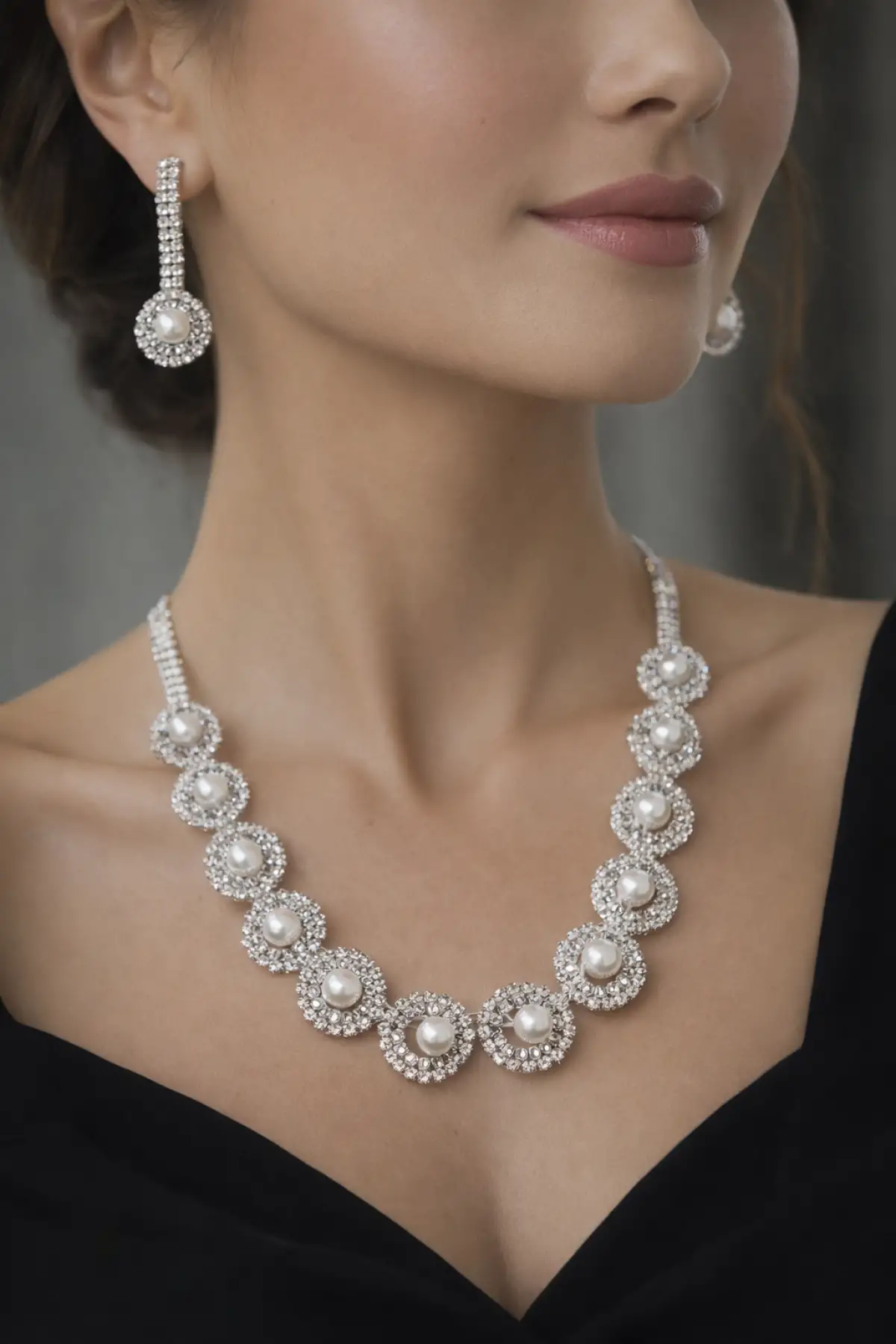 Altın Renk Taş Ve İnci Detaylı Abiye Set