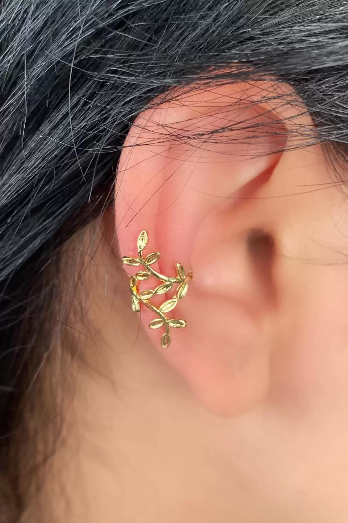 Altın Renk Yaprak Detaylı Çelik Ear Cuff (Tek)