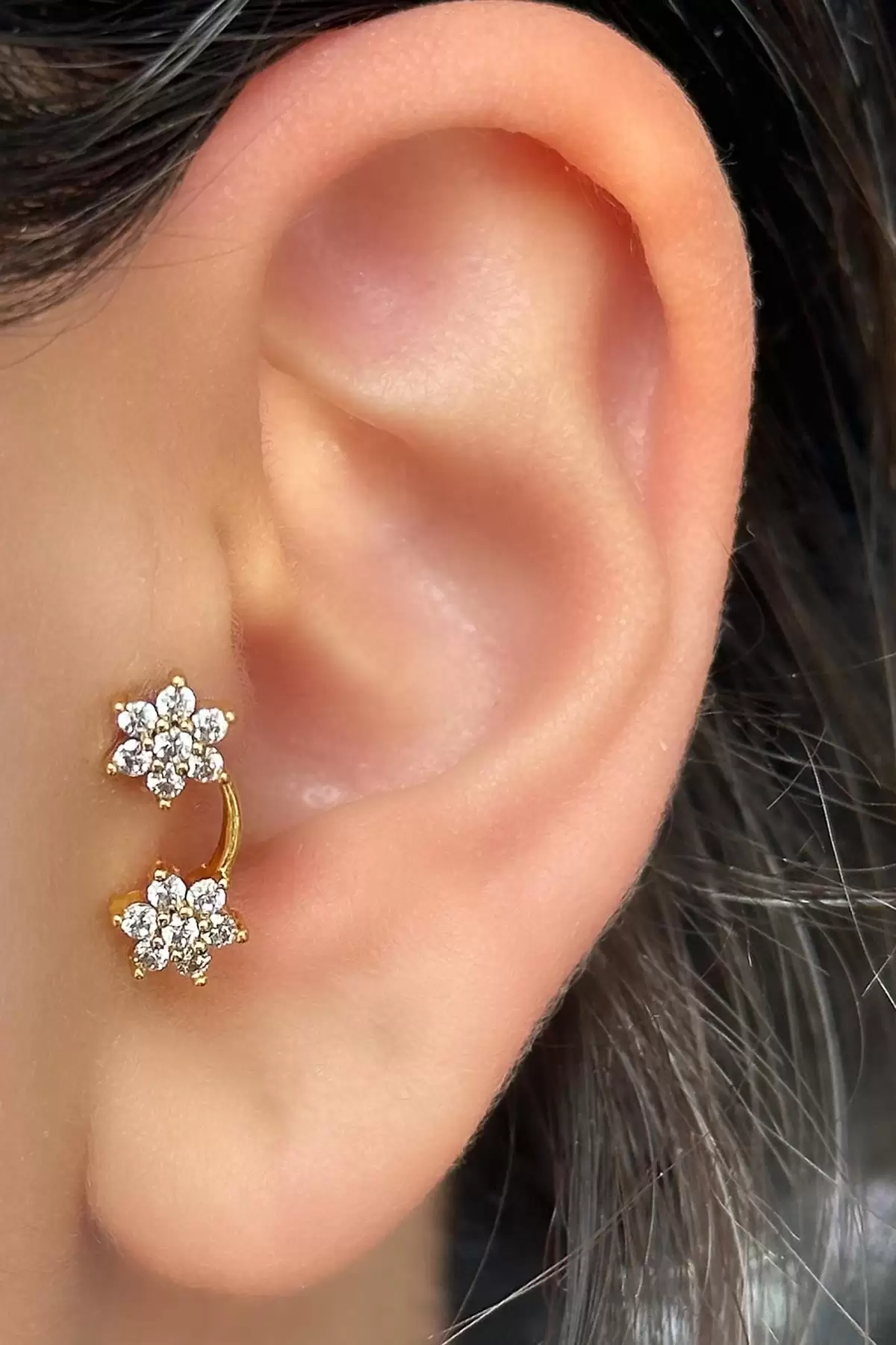 Altın Renk Yıldız Figürlü Çelik Tragus/Kıkırdak Küpe/Piercing (Tek)