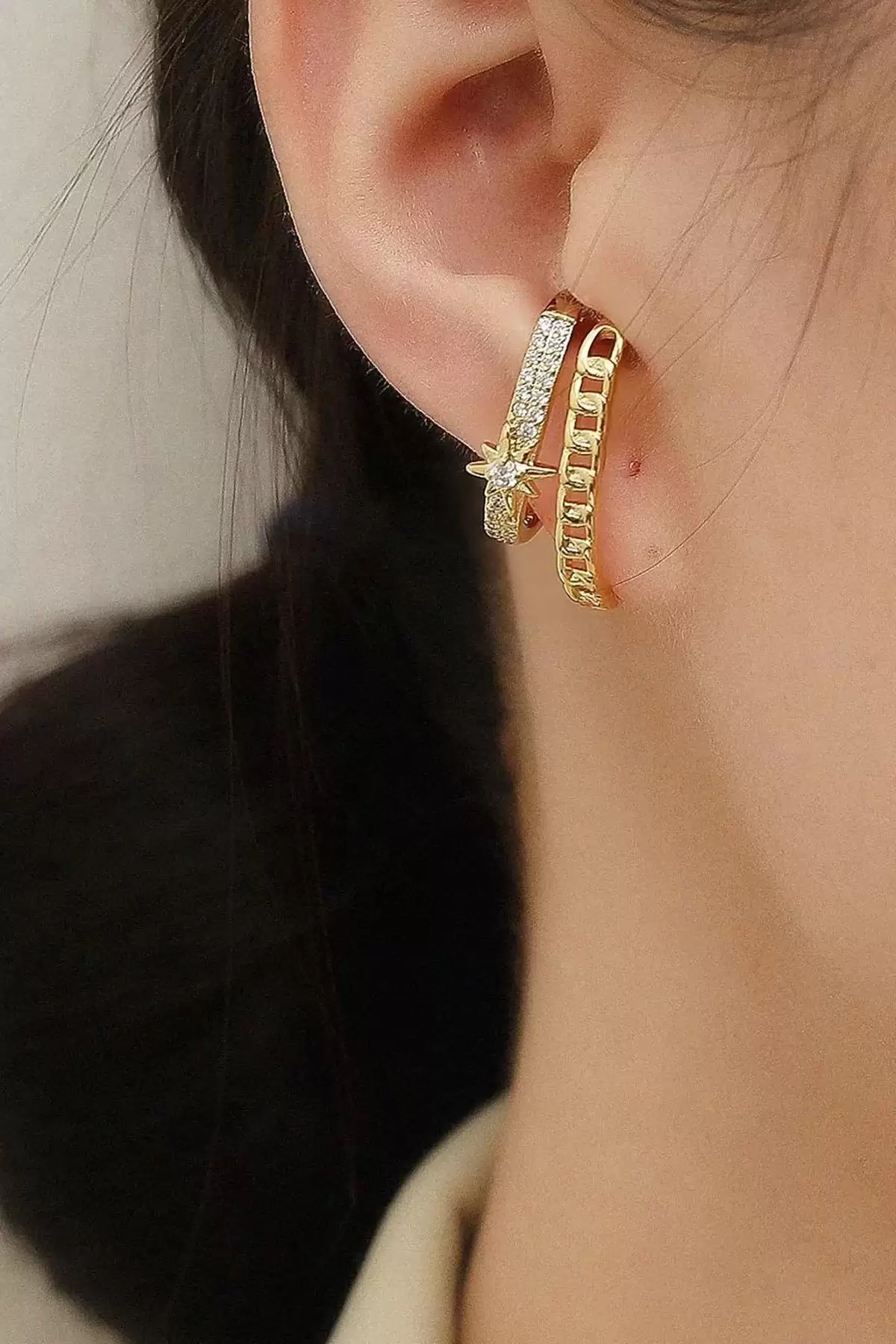 Altın Renk Yıldız Figürlü Taş Detaylı Ear Cuff (Tek)