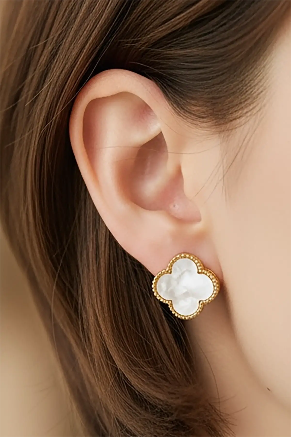 Altın Renk Yonca Figürlü Küpe (Çift)