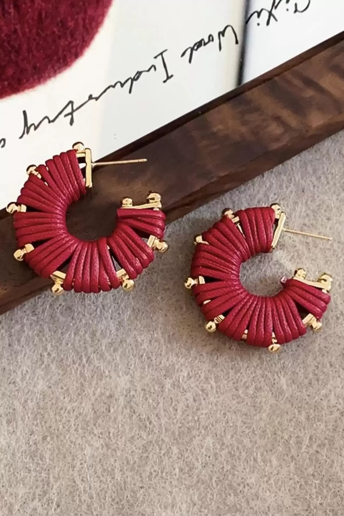 Altın Ve Bordo Renk Halka Küpe (Çift)